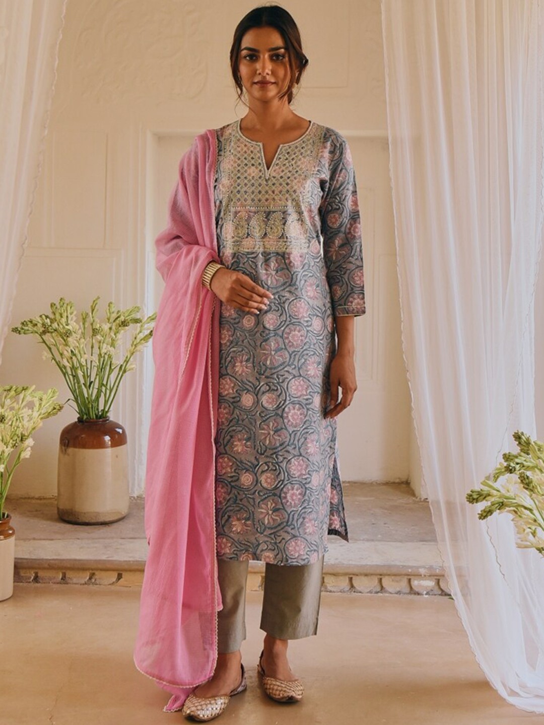 

KARAJ JAIPUR Women Grey Floral Printed Pure Cotton Kurta with Palazzo & With Dupatta