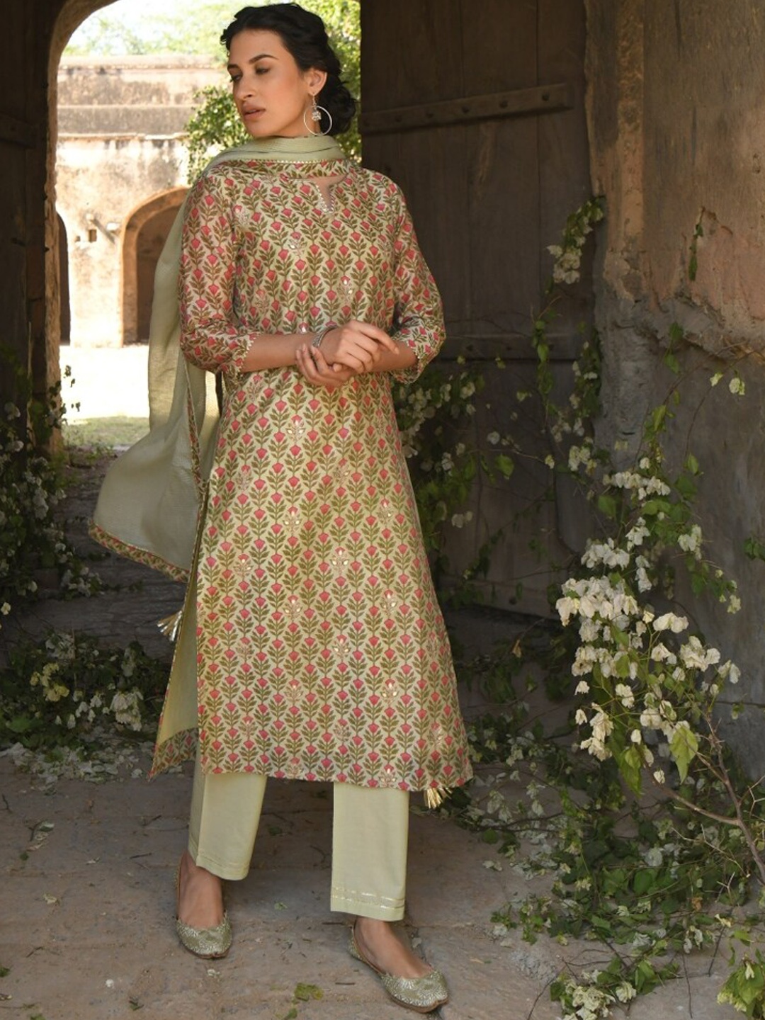 

KARAJ JAIPUR Women Green Printed Kurta with Trousers & With Dupatta