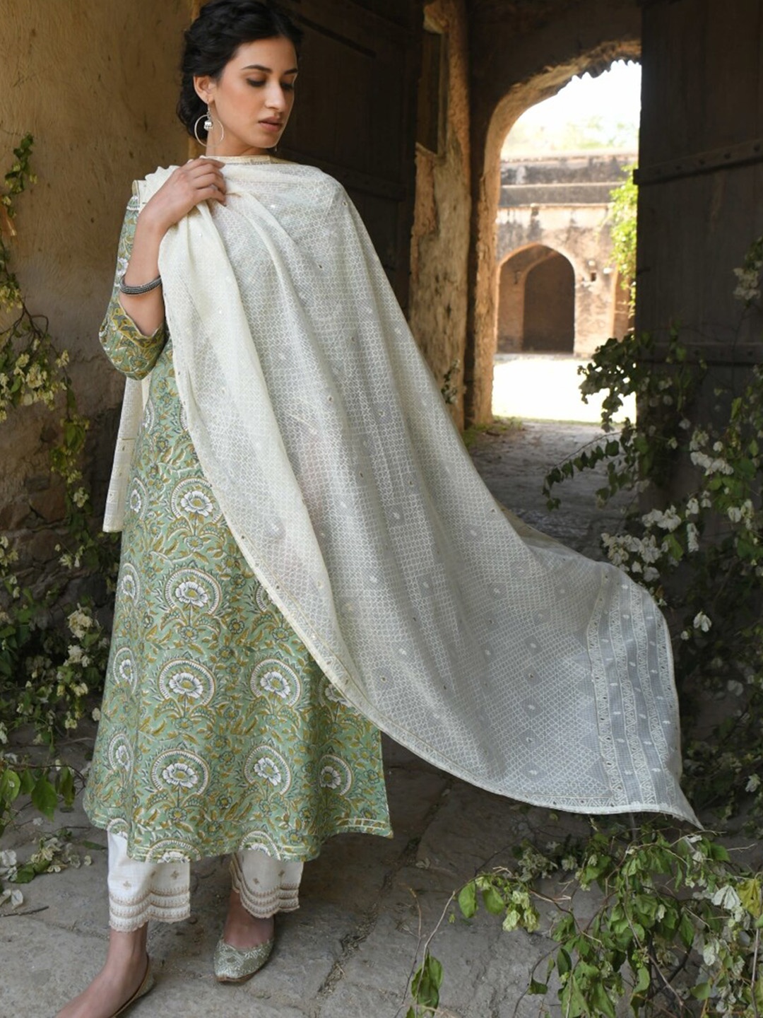 

KARAJ JAIPUR Women Green Printed Pure Cotton Kurta with Trousers & With Dupatta