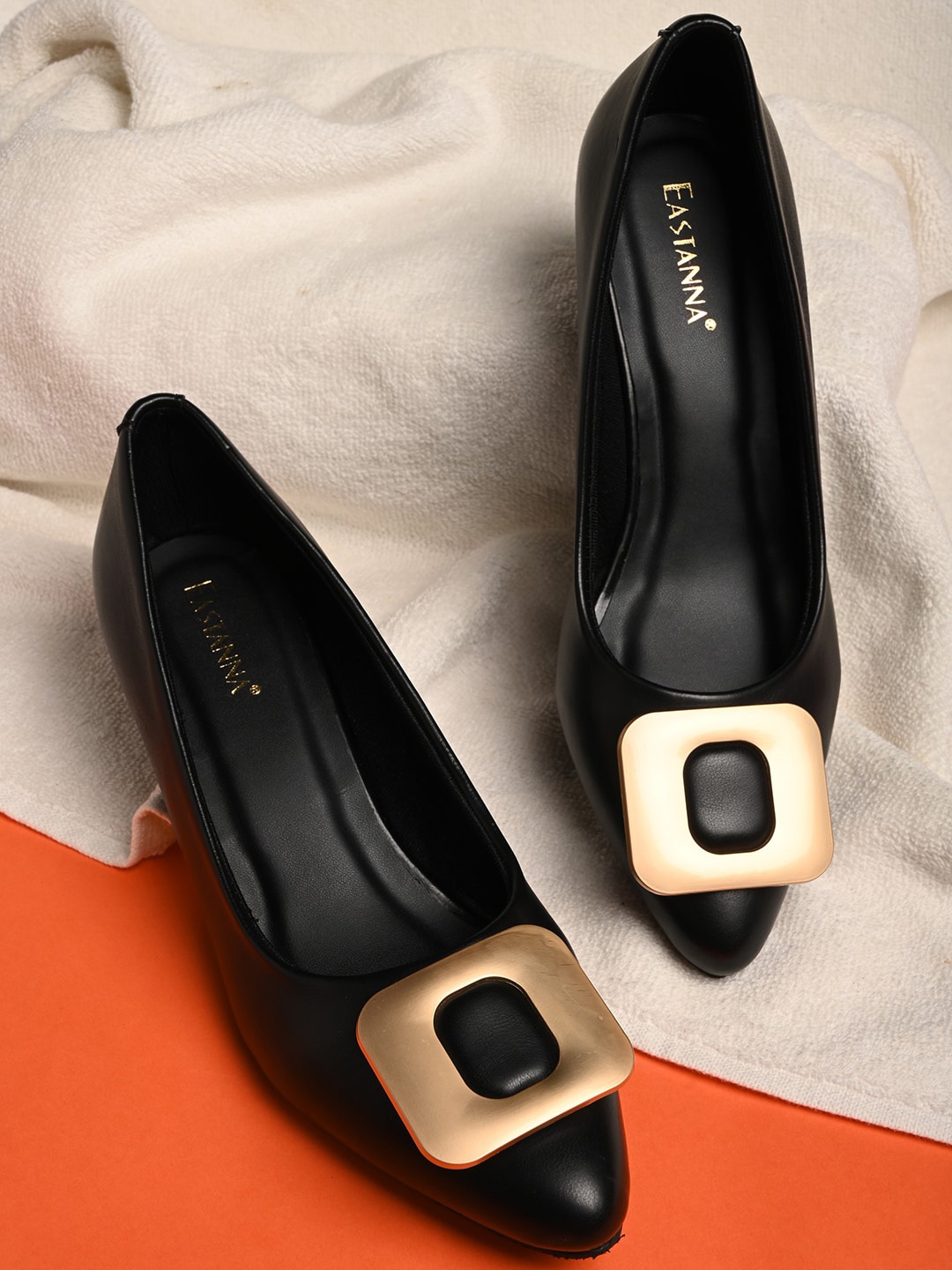 

BuckleUp Black Colourblocked Block