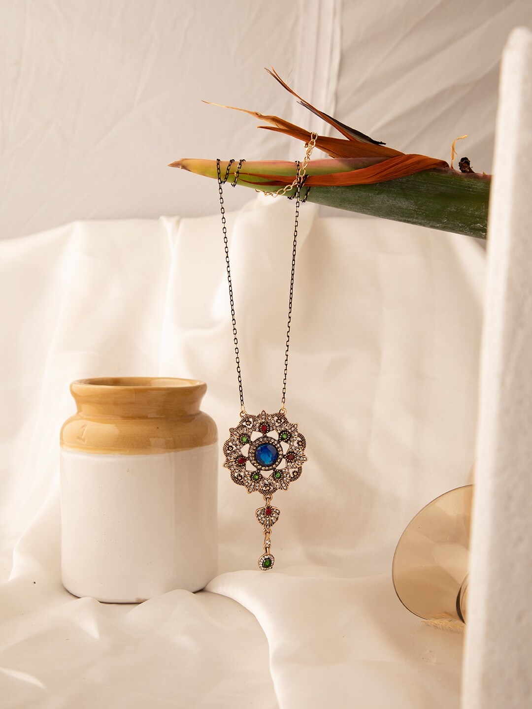 

SOHI Gold-Toned & Blue Gold-Plated Necklace