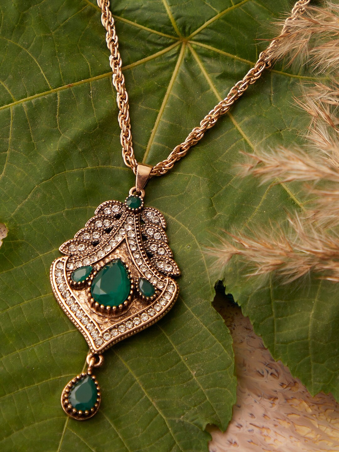 

SOHI Gold-Toned & Green Gold-Plated Necklace