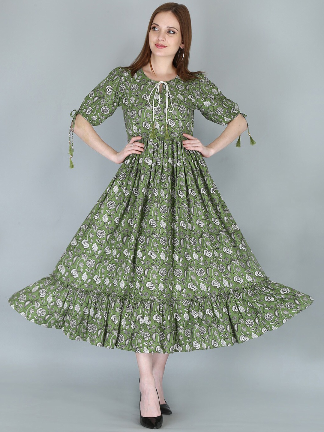 

KALINI Women Green Floral Printed Floral Anarkali Kurta