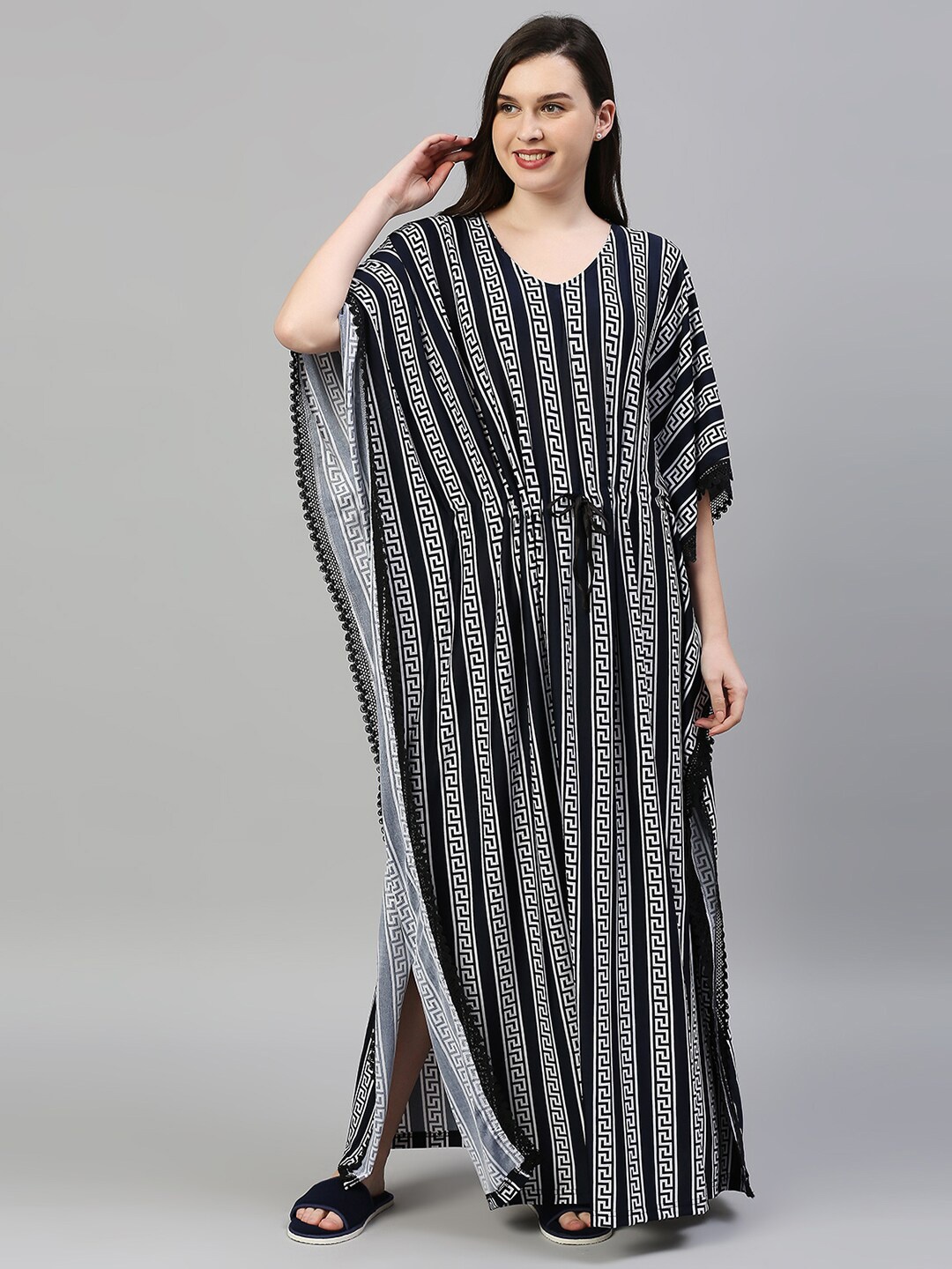 

Pretty Awesome Navy Blue Printed Maxi Nightdress