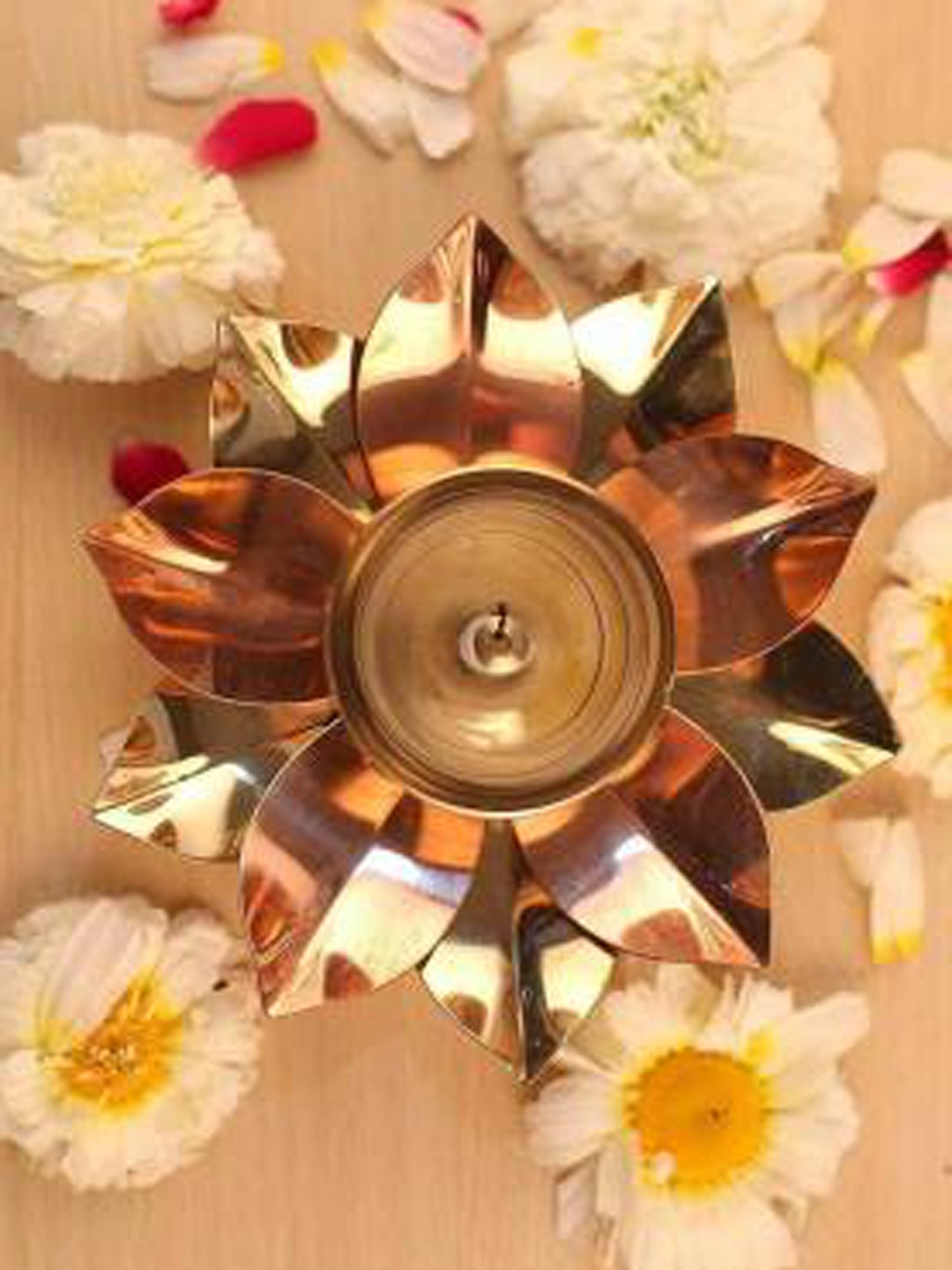 

Fashion Bizz Set Of 16 Gold Floral Diyas