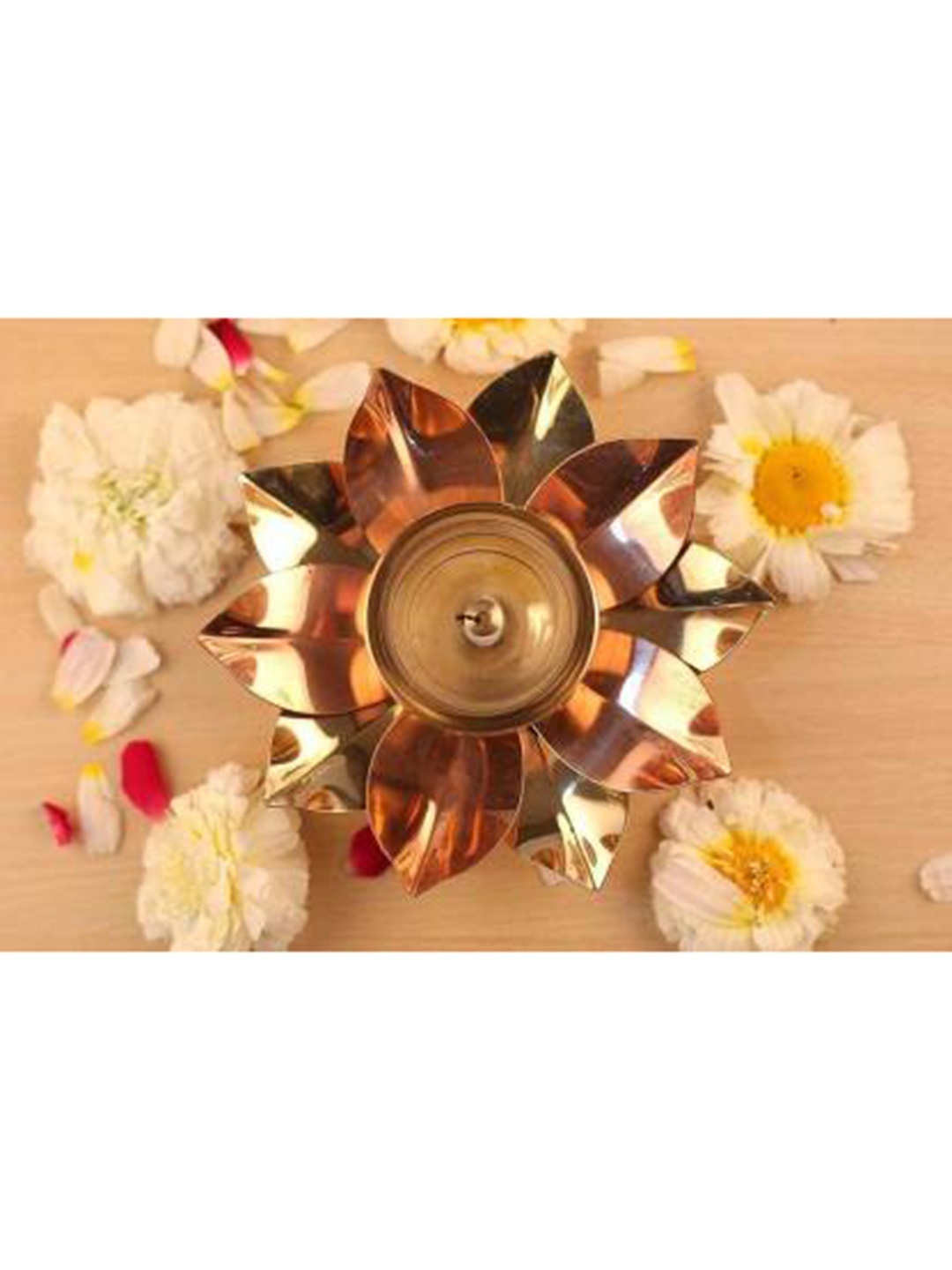 

Fashion Bizz Set Of 4 Gold Floral Diyas