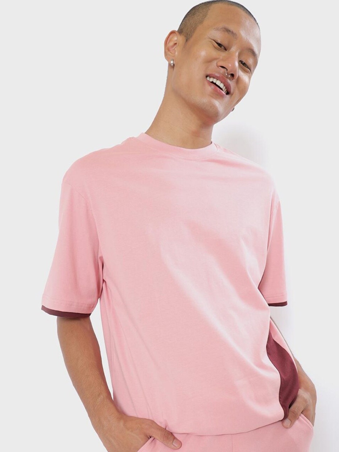 

Bewakoof Men Pink Colourblocked Oversized T-shirt