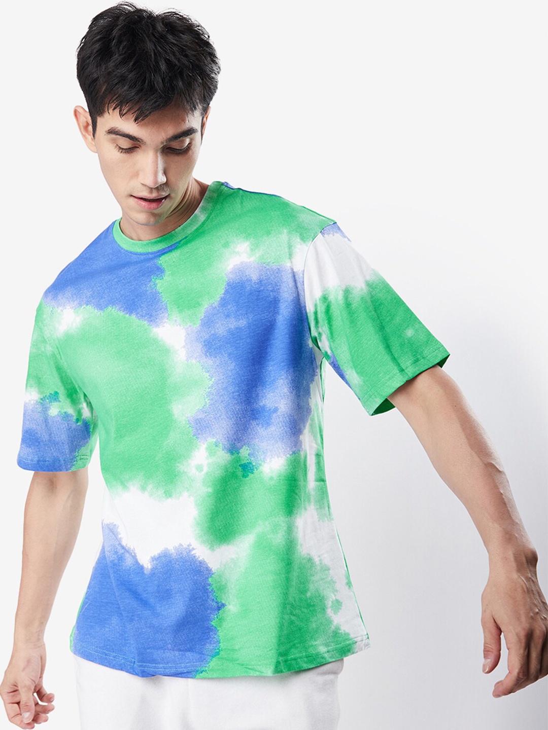

Bewakoof Men White & Green Tie and Dye Dyed Oversized T-shirt