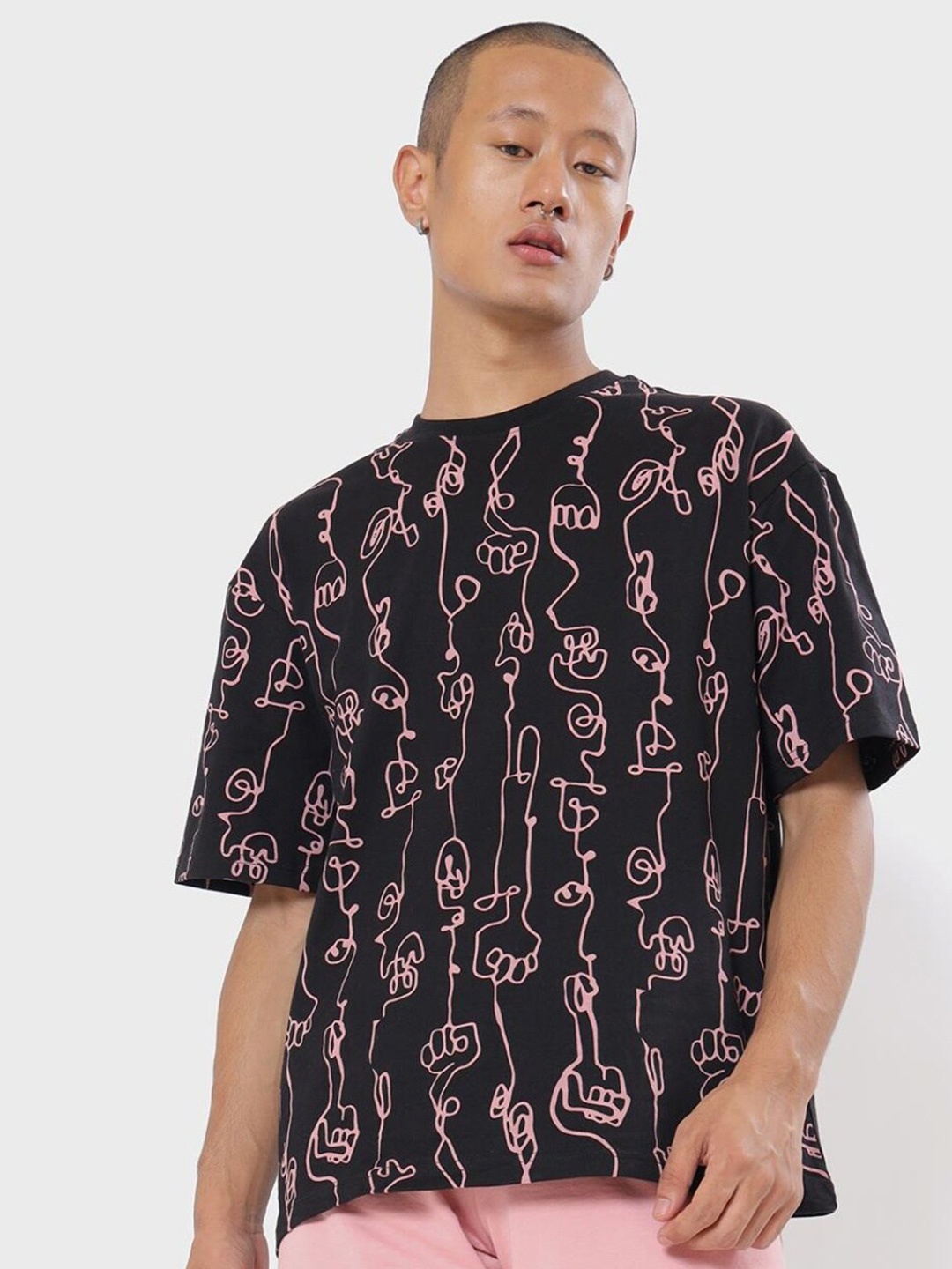 

Bewakoof Men Black & Pink Printed Oversized T-shirt