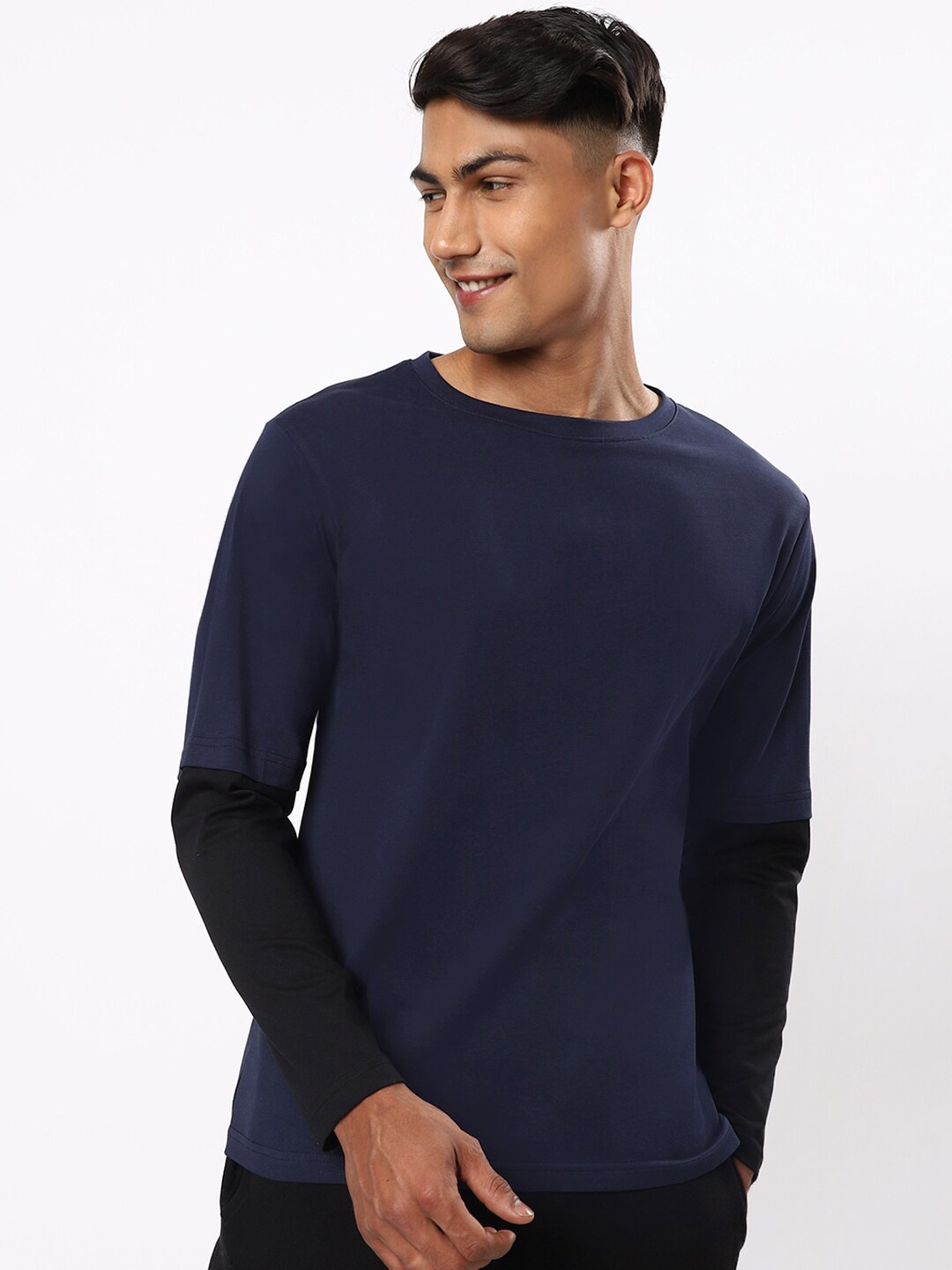 

Bewakoof Men Blue Colourblocked Oversized T-shirt