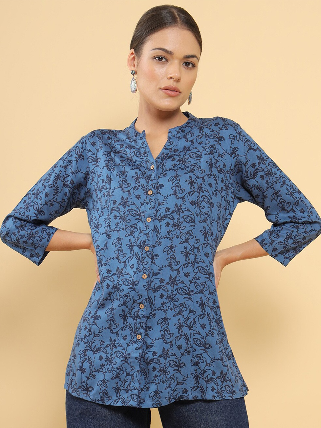 

Soch Women Blue & Black Printed Cotton Tunic