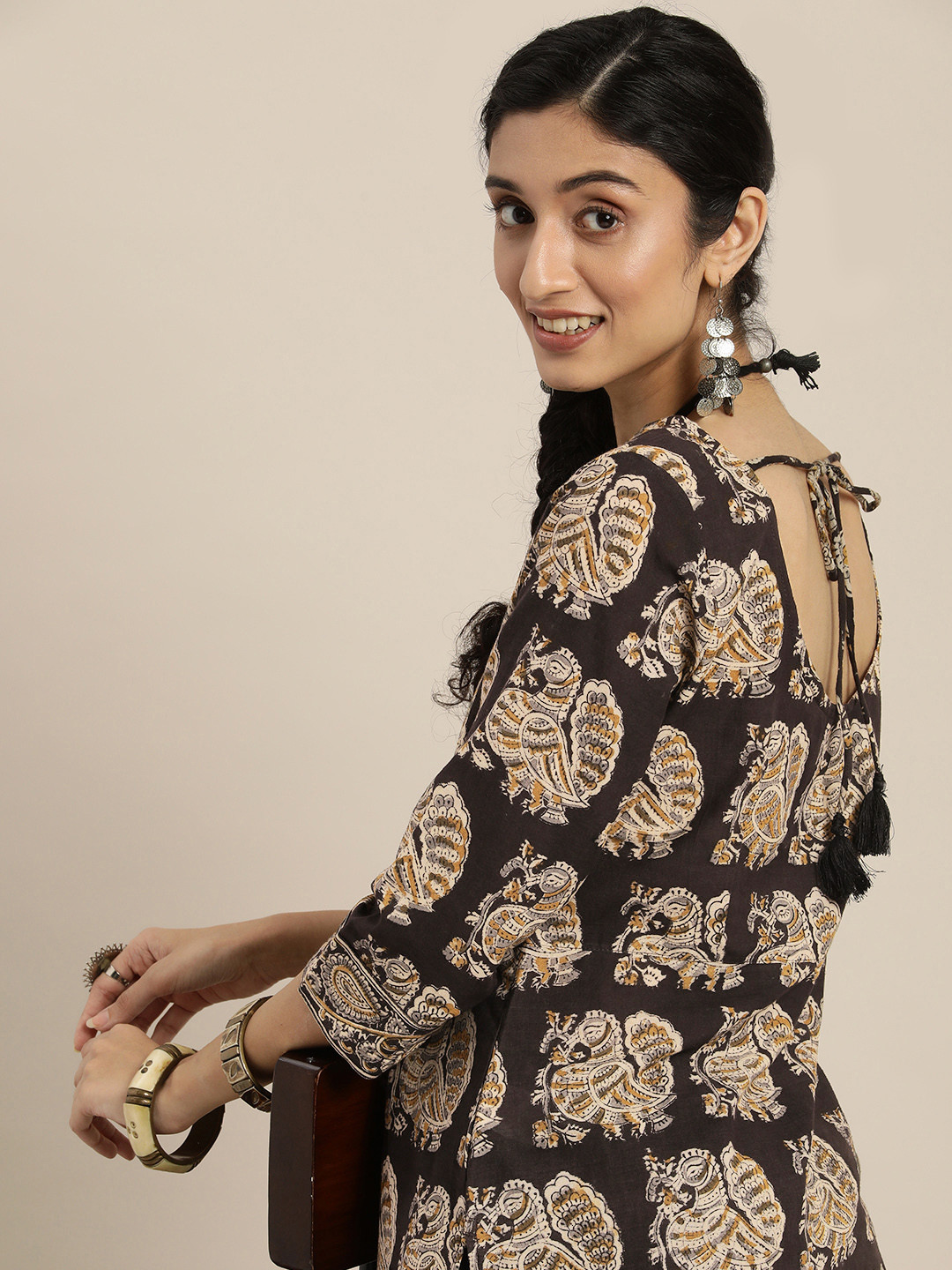 

Taavi Women Ethnic Motifs Kalamkari Printed Pure Cotton Straight Kurta With Tie-ups Detail, Black