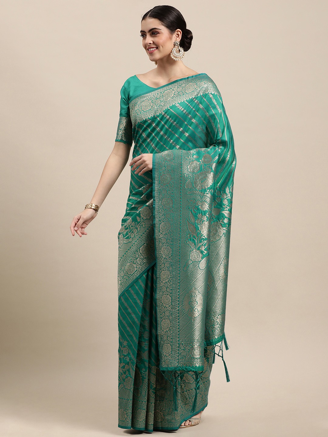 

VRSALES Sea Green & Gold-Toned Striped Banarasi Silk Woven Saree
