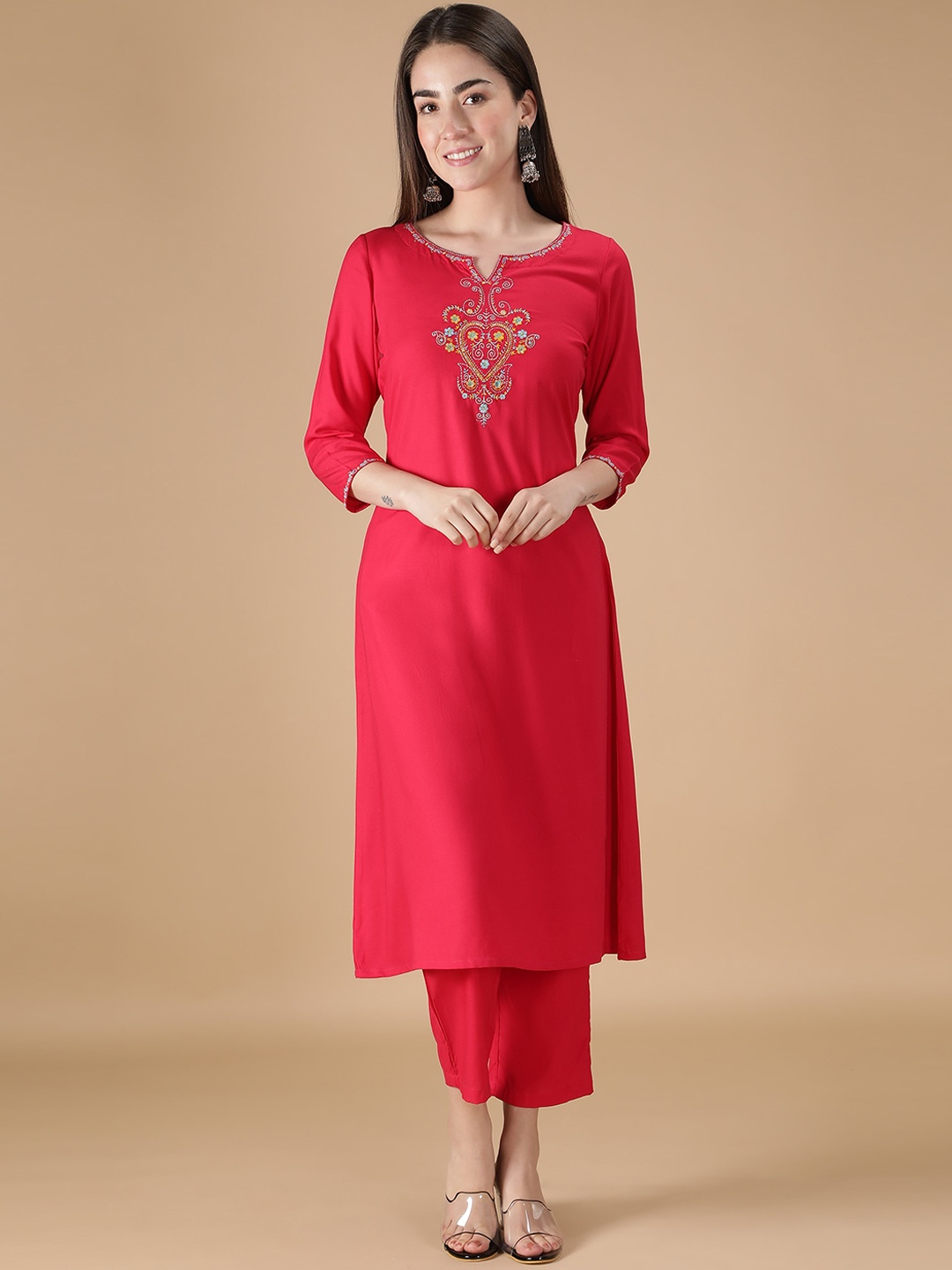 

DESI WOMANIYA Women Magenta Embroidered Thread Work Kurta