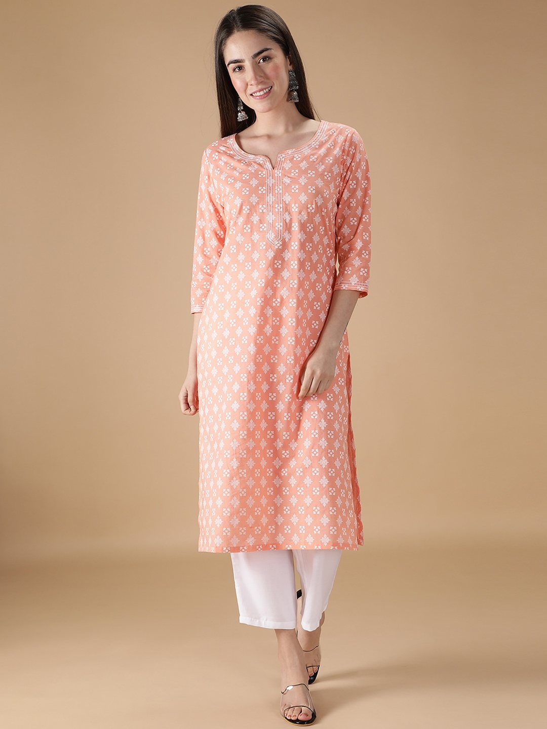 

DESI WOMANIYA Women Peach-Coloured & White Ethnic Motifs Printed Keyhole Neck Thread Work Pastels Kurta