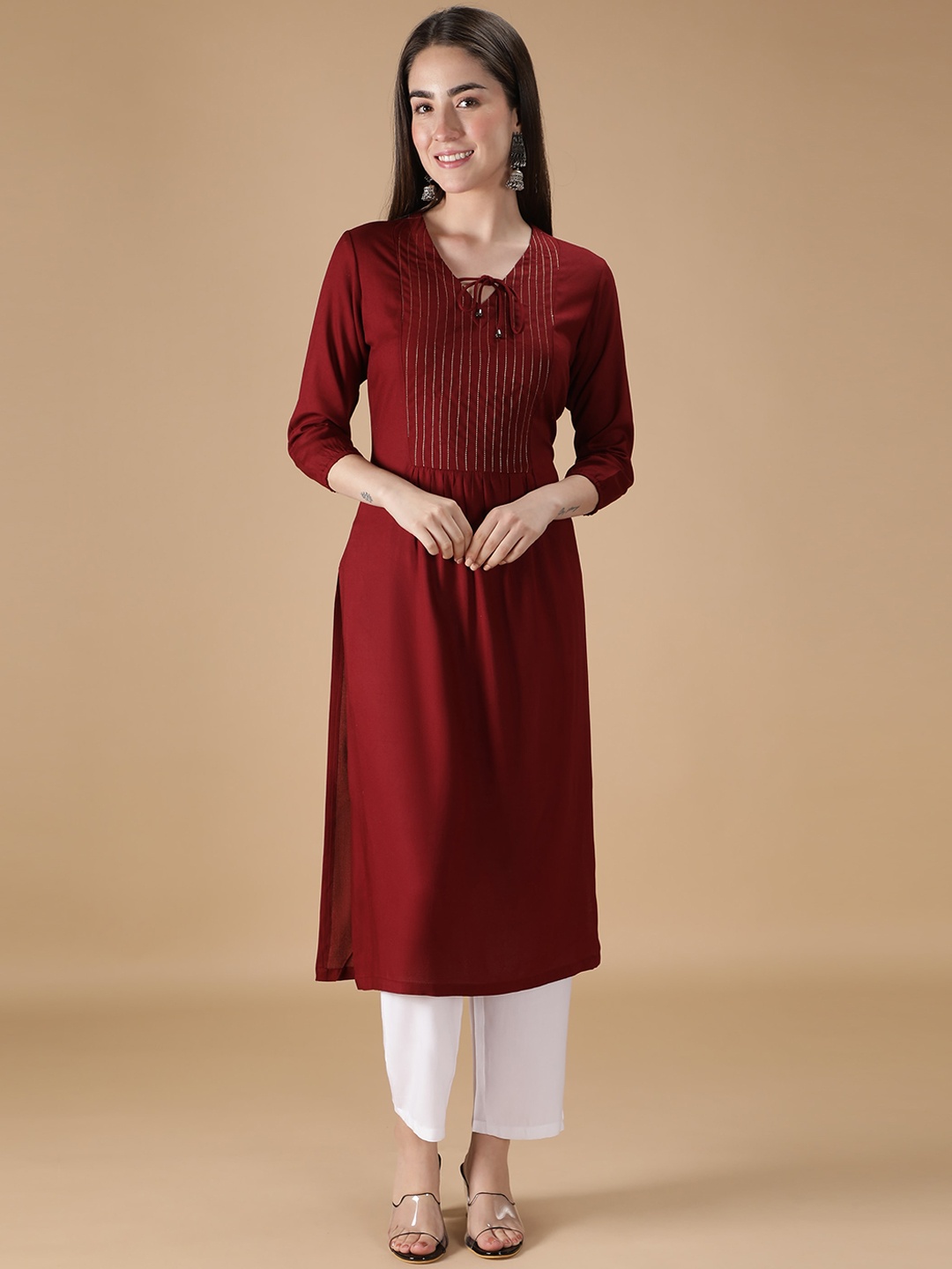 

DESI WOMANIYA Women Maroon Yoke Design Kurta