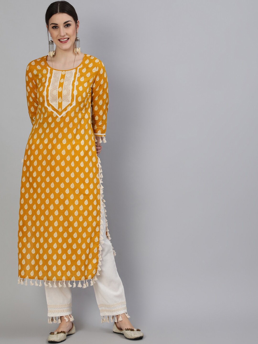 

GULMOHAR JAIPUR Women Mustard Yellow & Cream-Coloured Paisley Printed Pastels Kurta