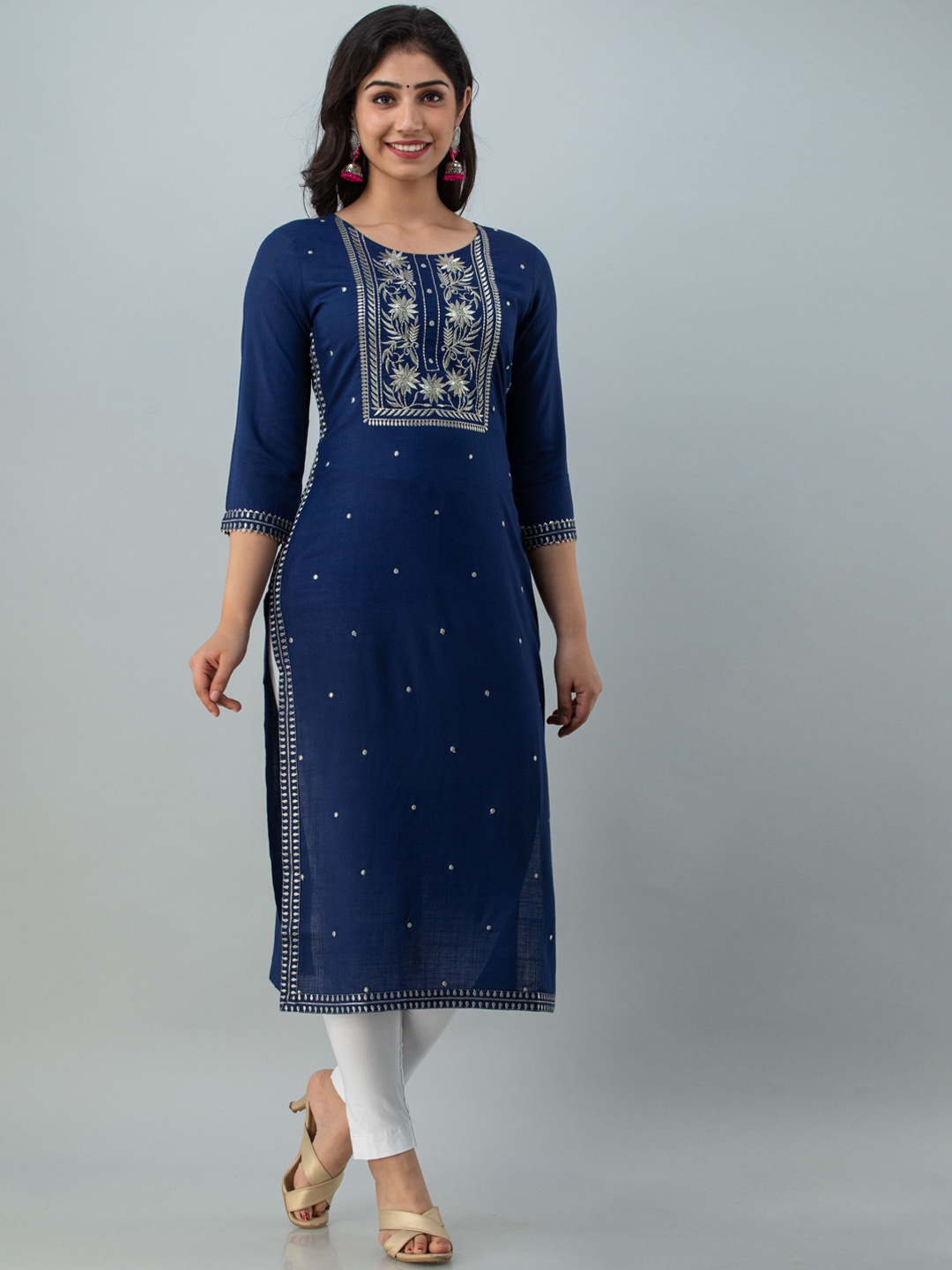 

Charu Women Blue Geometric Embroidered Thread Work Kurta
