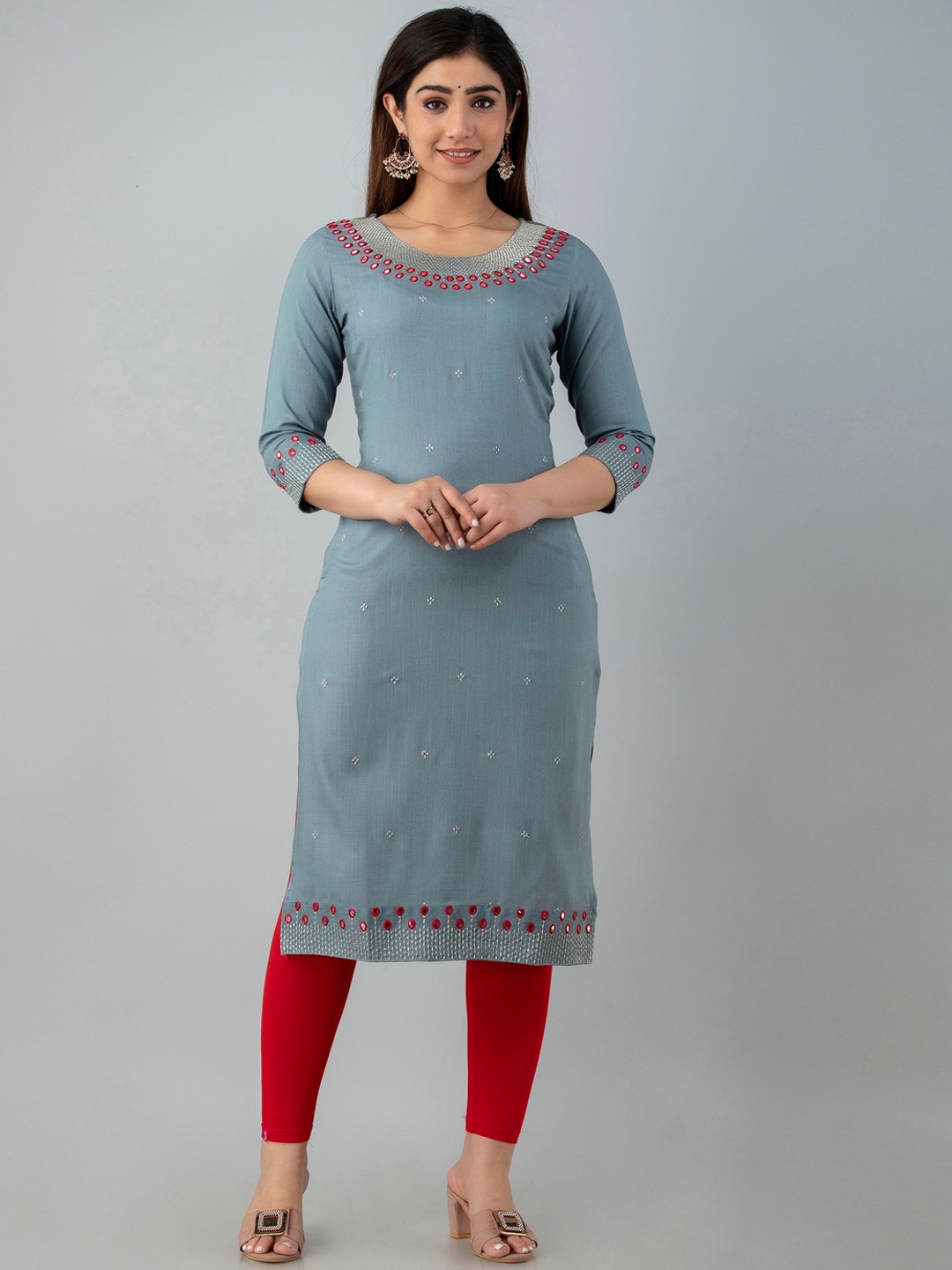 

Charu Women Grey Geometric Thread Work Kurta