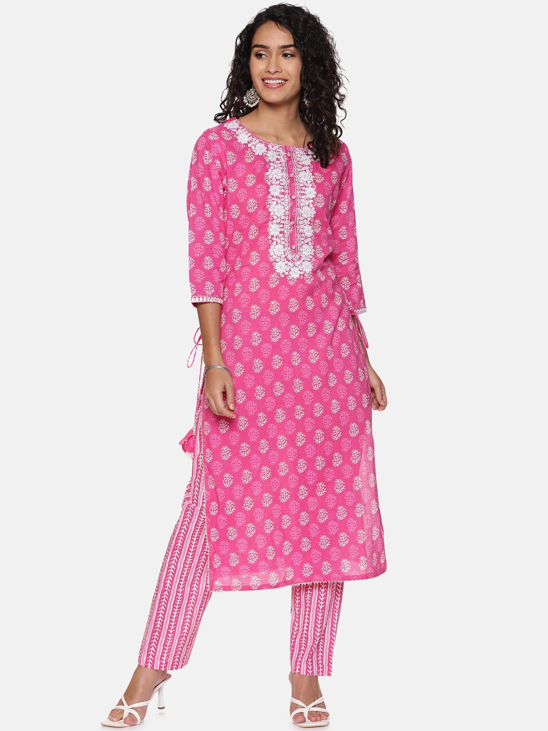 

Palakh Women Pink Floral Printed Pure Cotton Kurta with Trousers