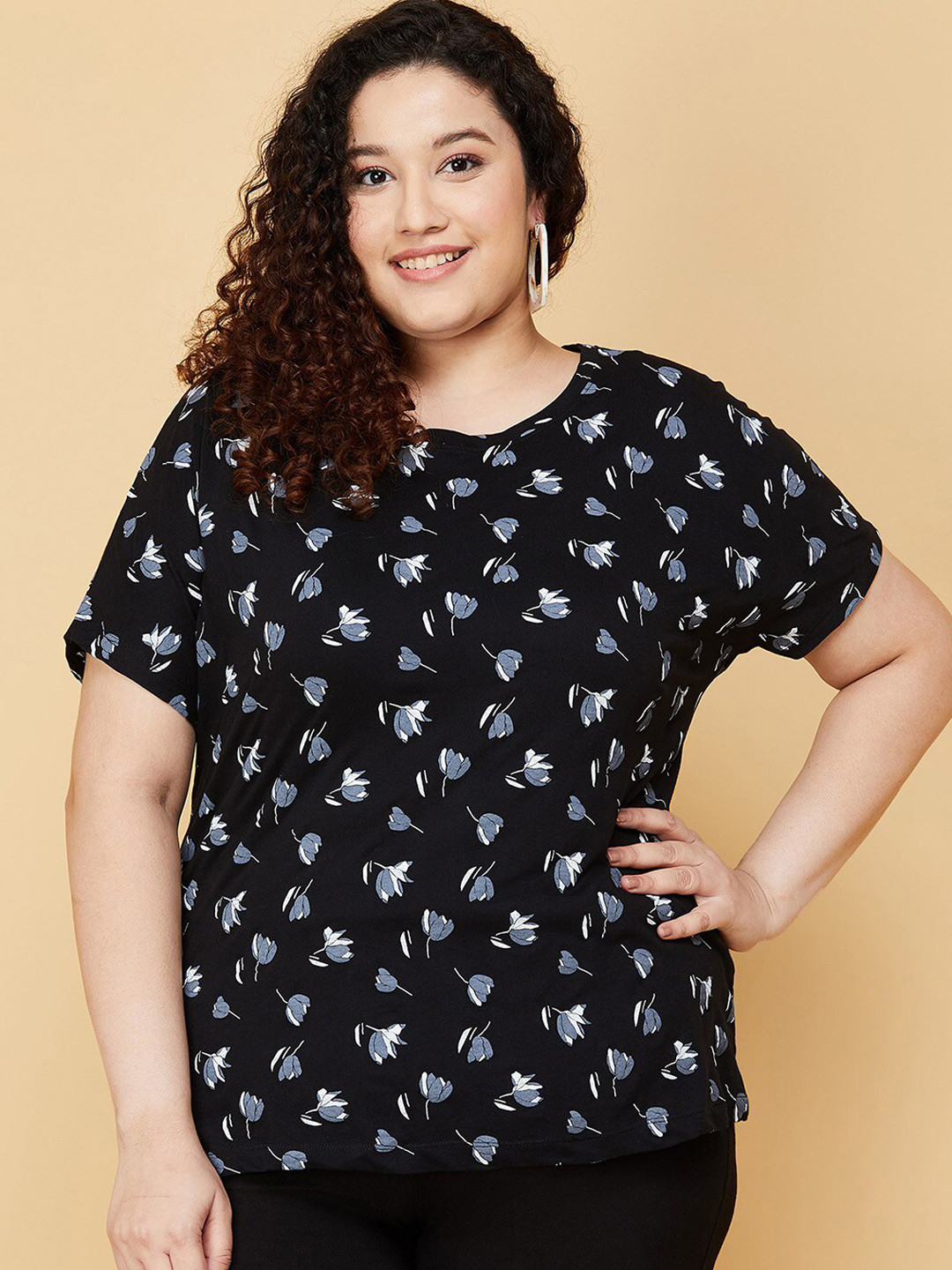 

max Women Plus Size Black Floral Printed Extended Sleeves T-shirt