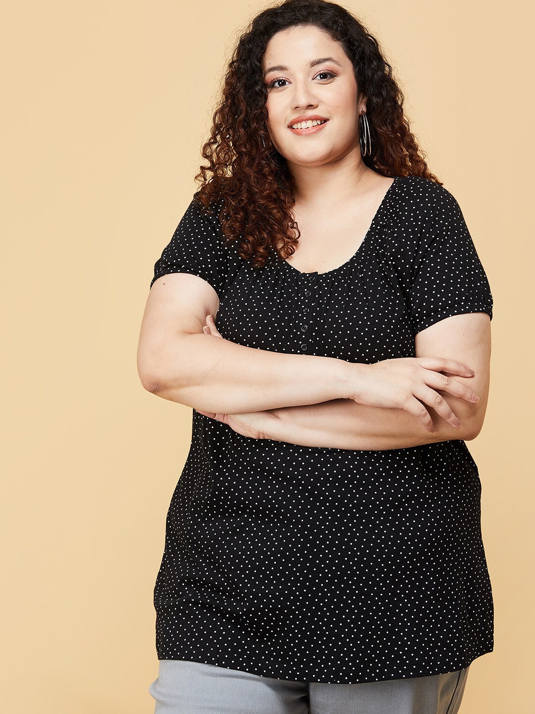

max Women Plus Size Black Printed V-Neck T-shirt