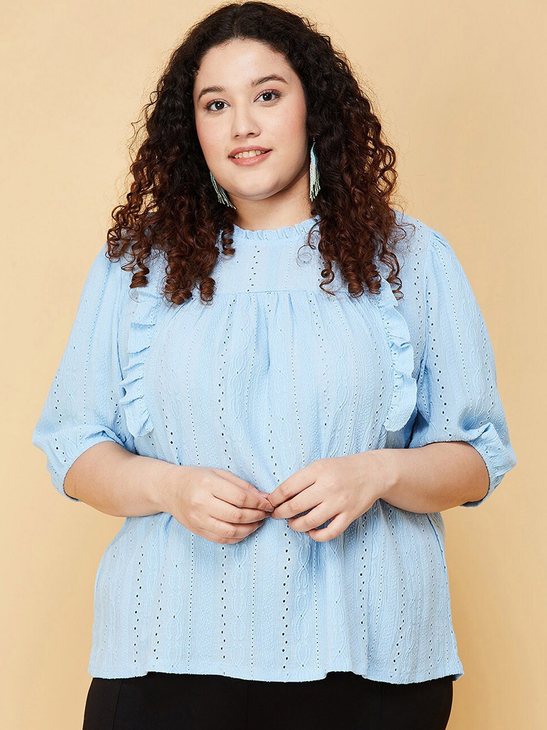 

max Plus Size Blue Schiffli Top