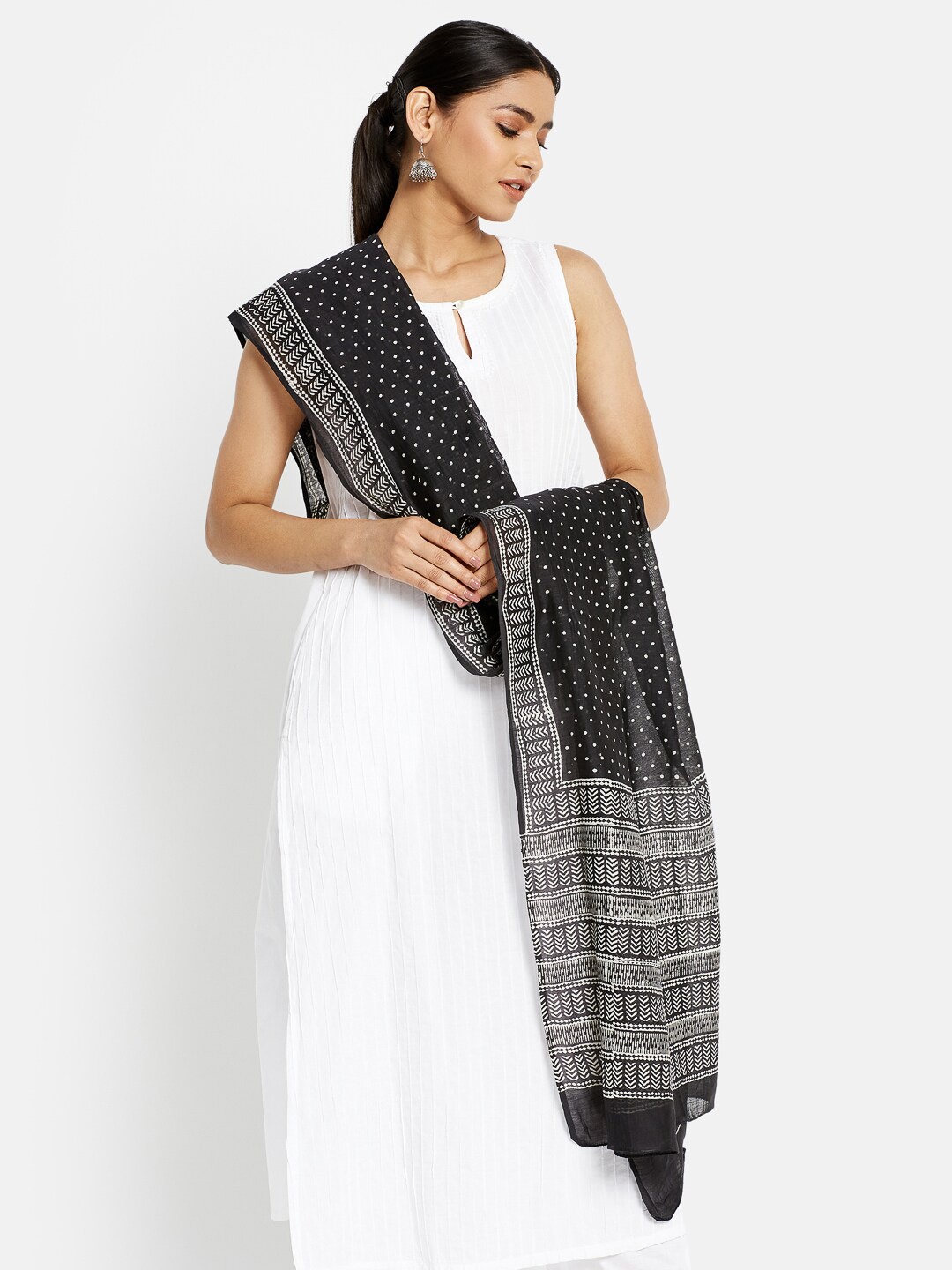 

Fabindia Black & White Printed Cotton Silk Dupatta