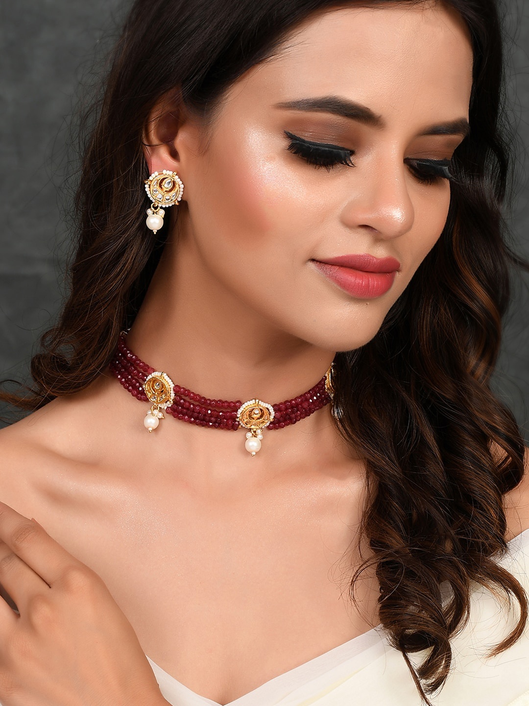 

DASTOOR Gold Plated Red & White Pearl Beaded Kundan Studded Jewellery Set