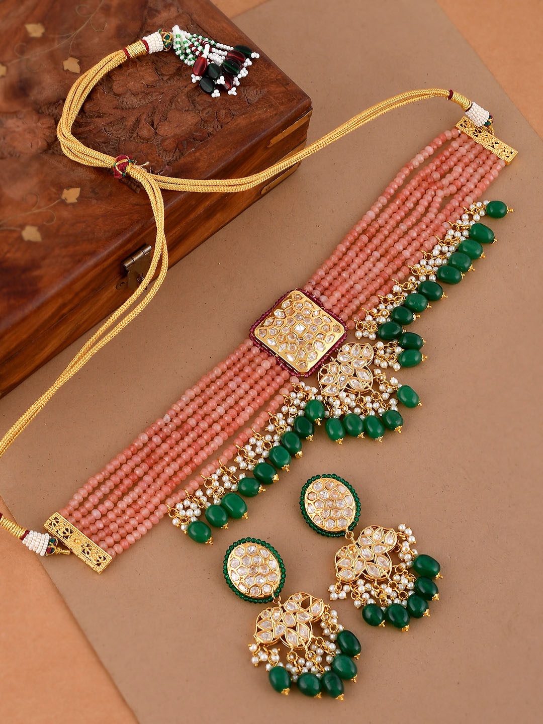 

DASTOOR Gold-Plated Multicoloured Kundan-Studded Jewellery Set, Multi