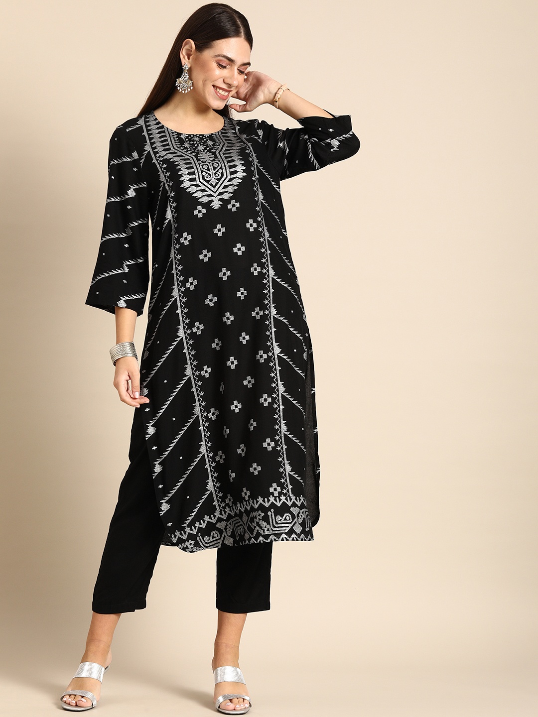 

Anouk Women Black & White Ethnic Motifs Printed Kurta with Trousers