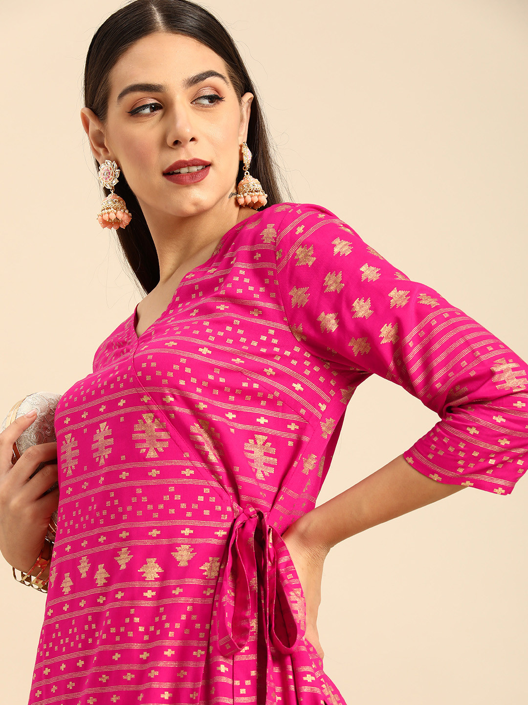 

Anouk Women Pink & Gold-Toned Striped Straight Kurta