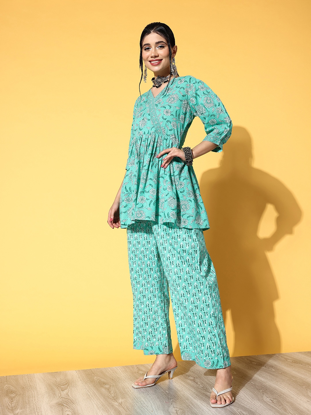 

mokshi Women Green Printed Tunic with Palazzos