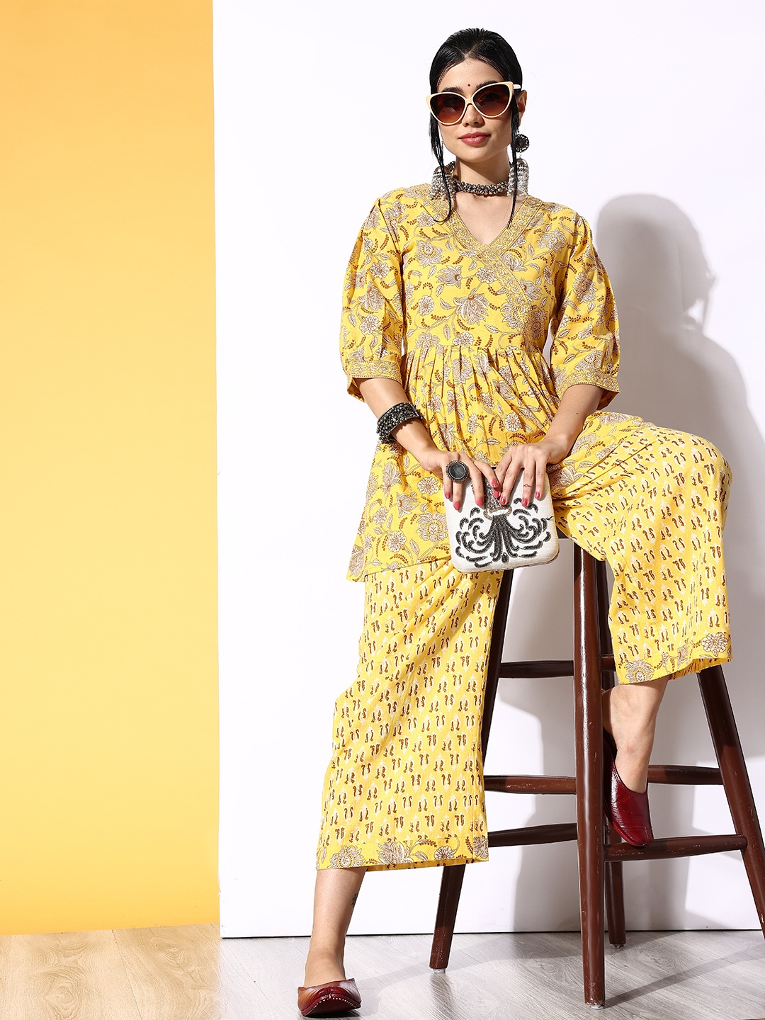 

mokshi Women Yellow Printed Tunic with Palazzos