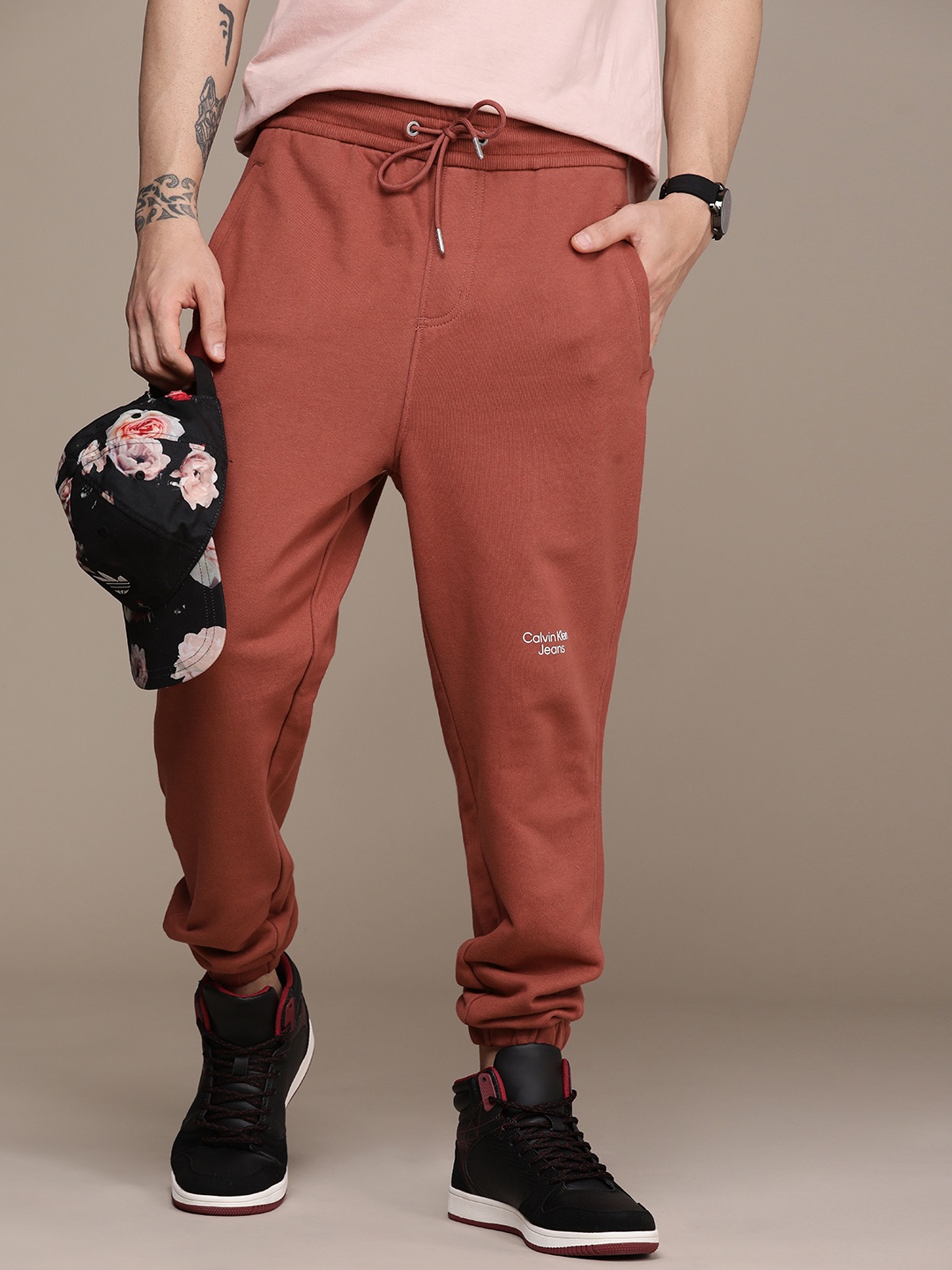 

Calvin Klein Jeans Rust Solid Mid Rise Casual Joggers