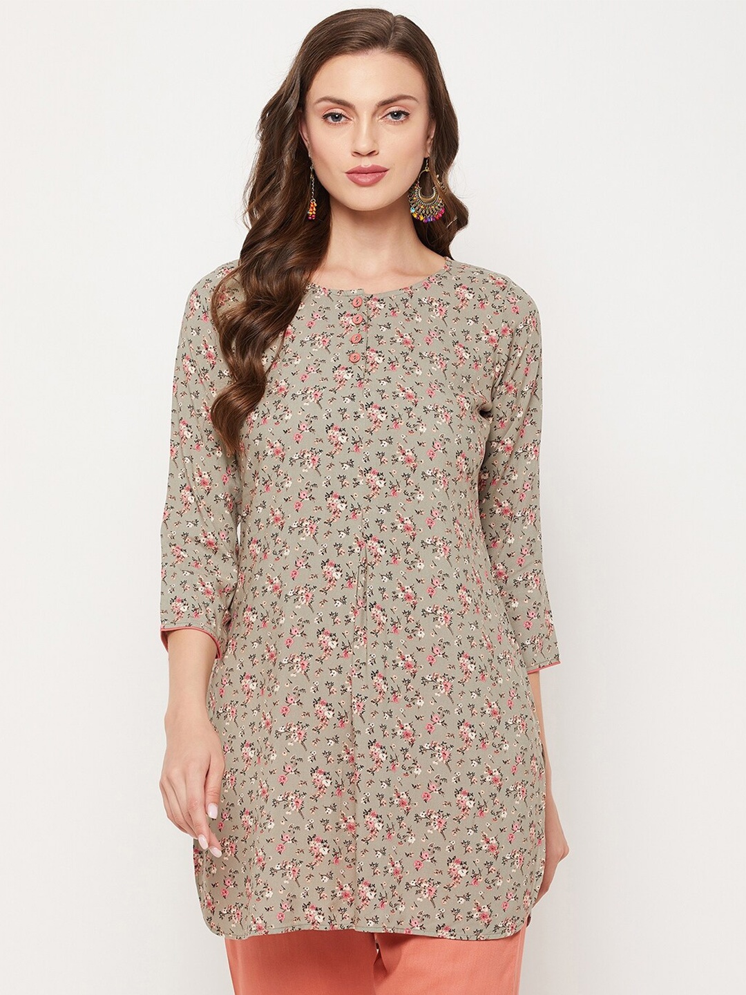 

Tissu Green & Red Floral Printed Straight Kurti