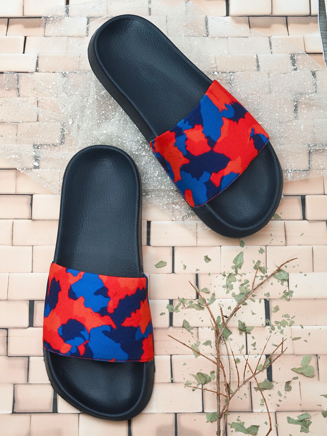 

EXTRIMOS Men Red & Blue Sliders