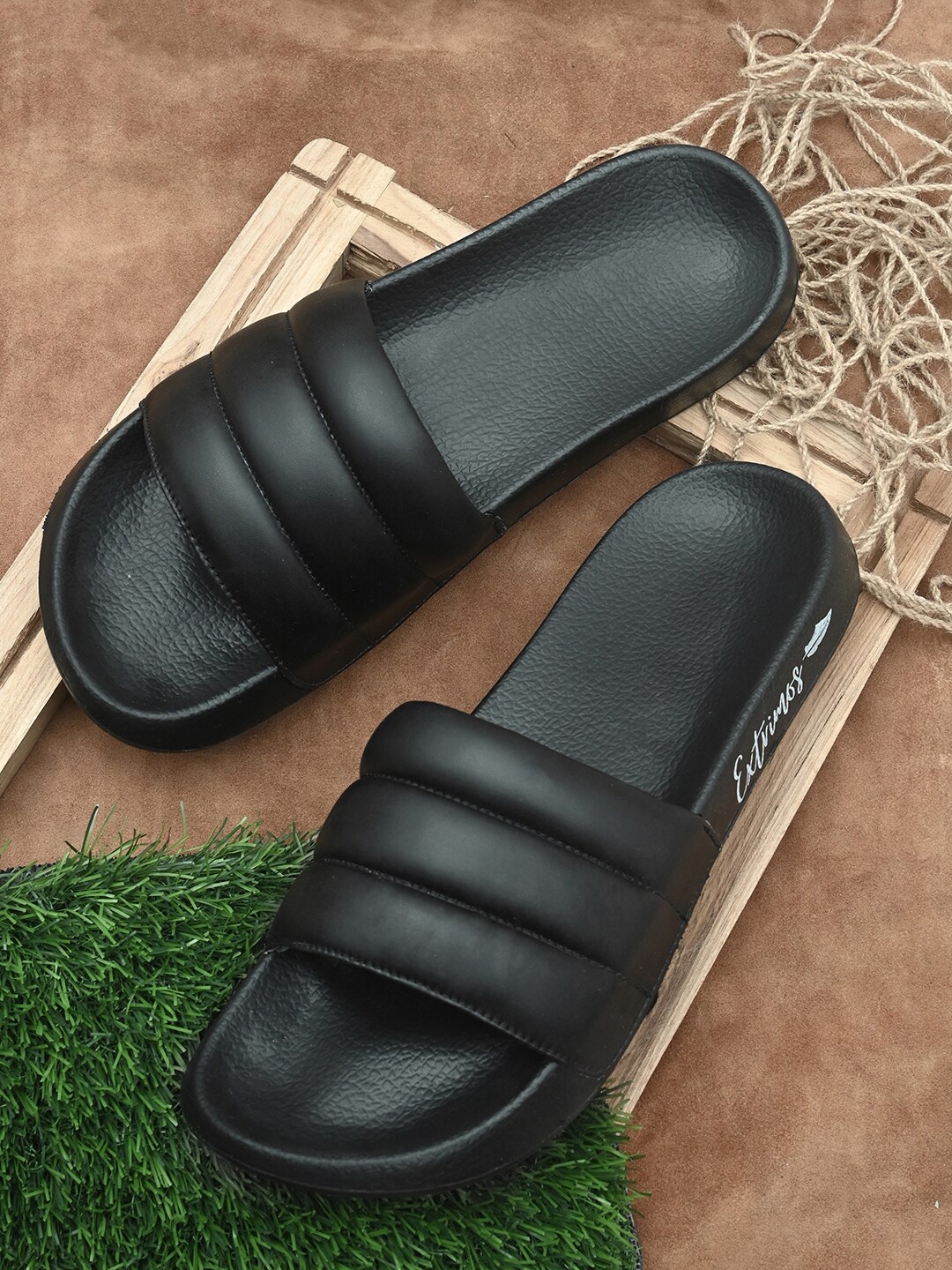 

EXTRIMOS Men Black Sliders