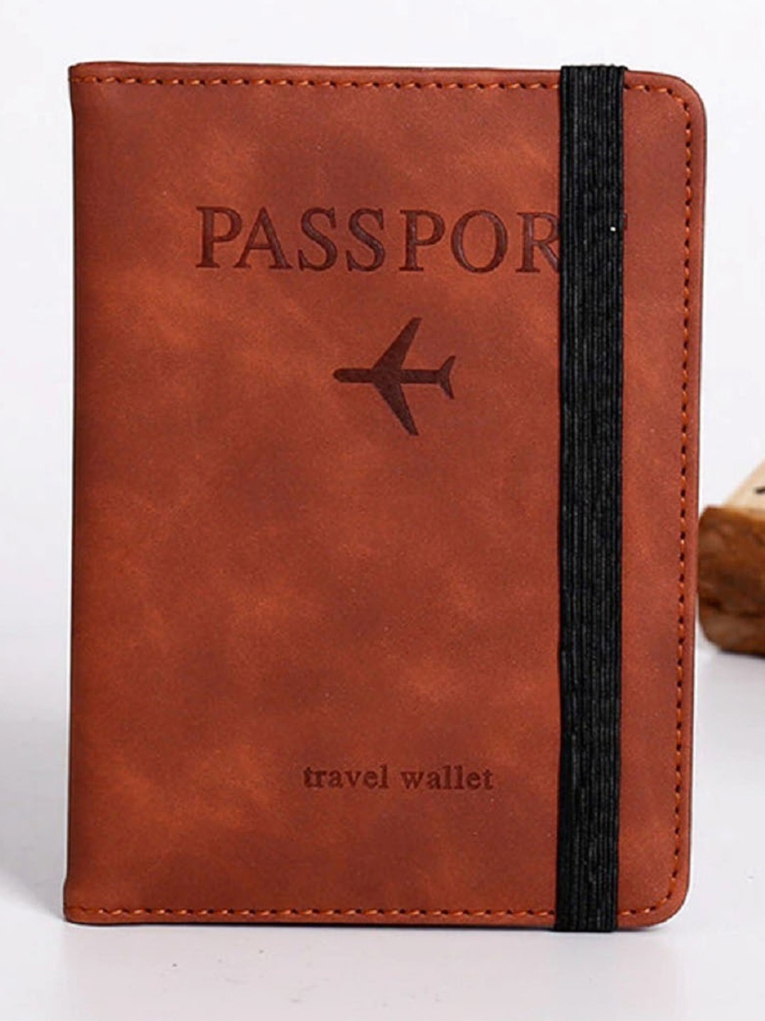 

VOGARD Unisex Tan PU Passport Holder with Passport Holder