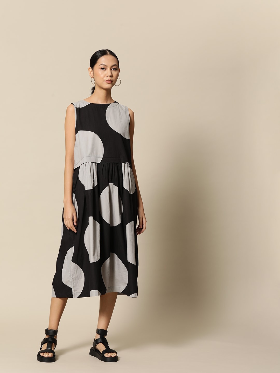 

BOWER Black & Grey Pure Cotton Printed A-Line Midi Dress
