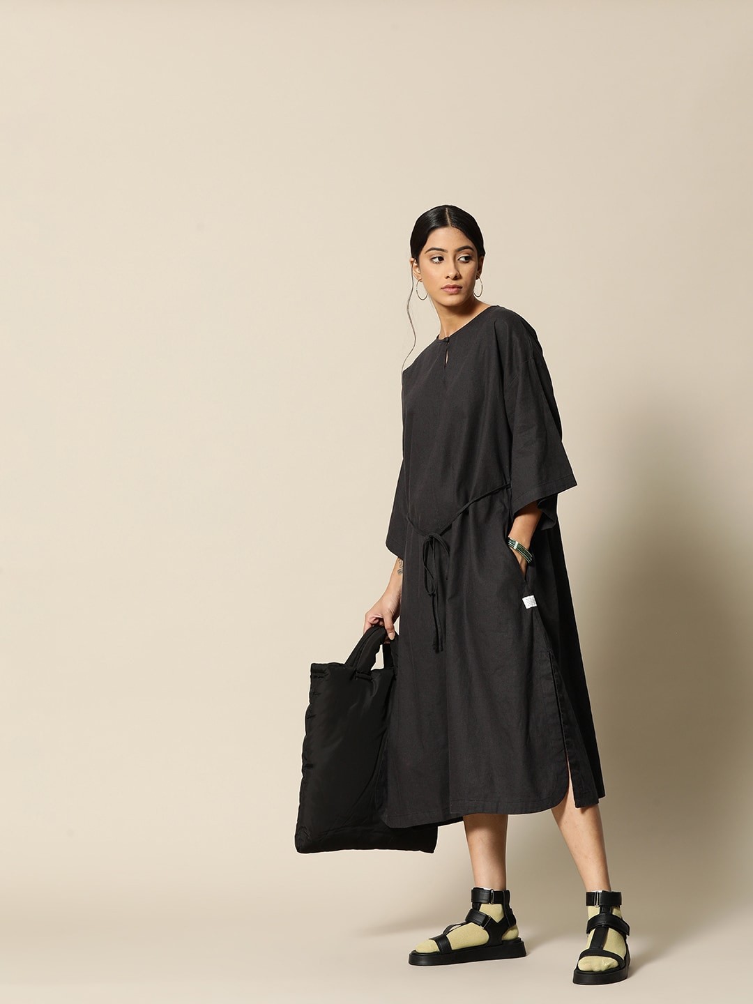 

BOWER Black Solid Linen Adjustable A-Line Midi Dress