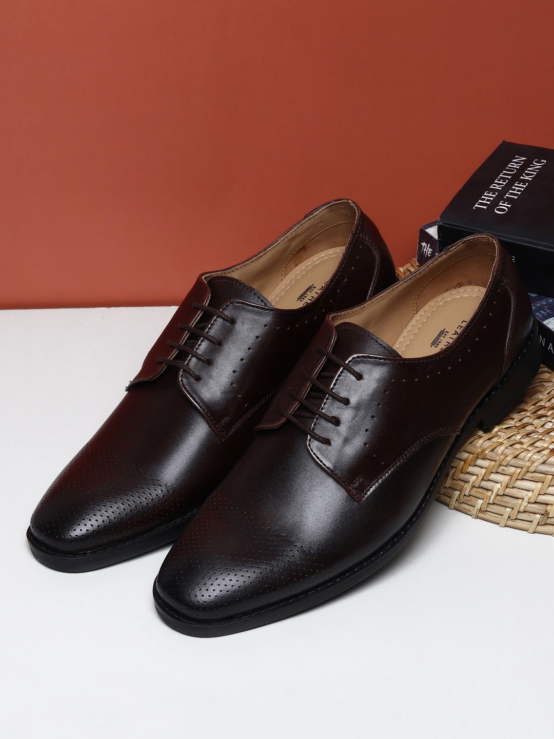 

Teakwood Leathers Men Brown Solid Formal Derby Shoes, Coffee brown