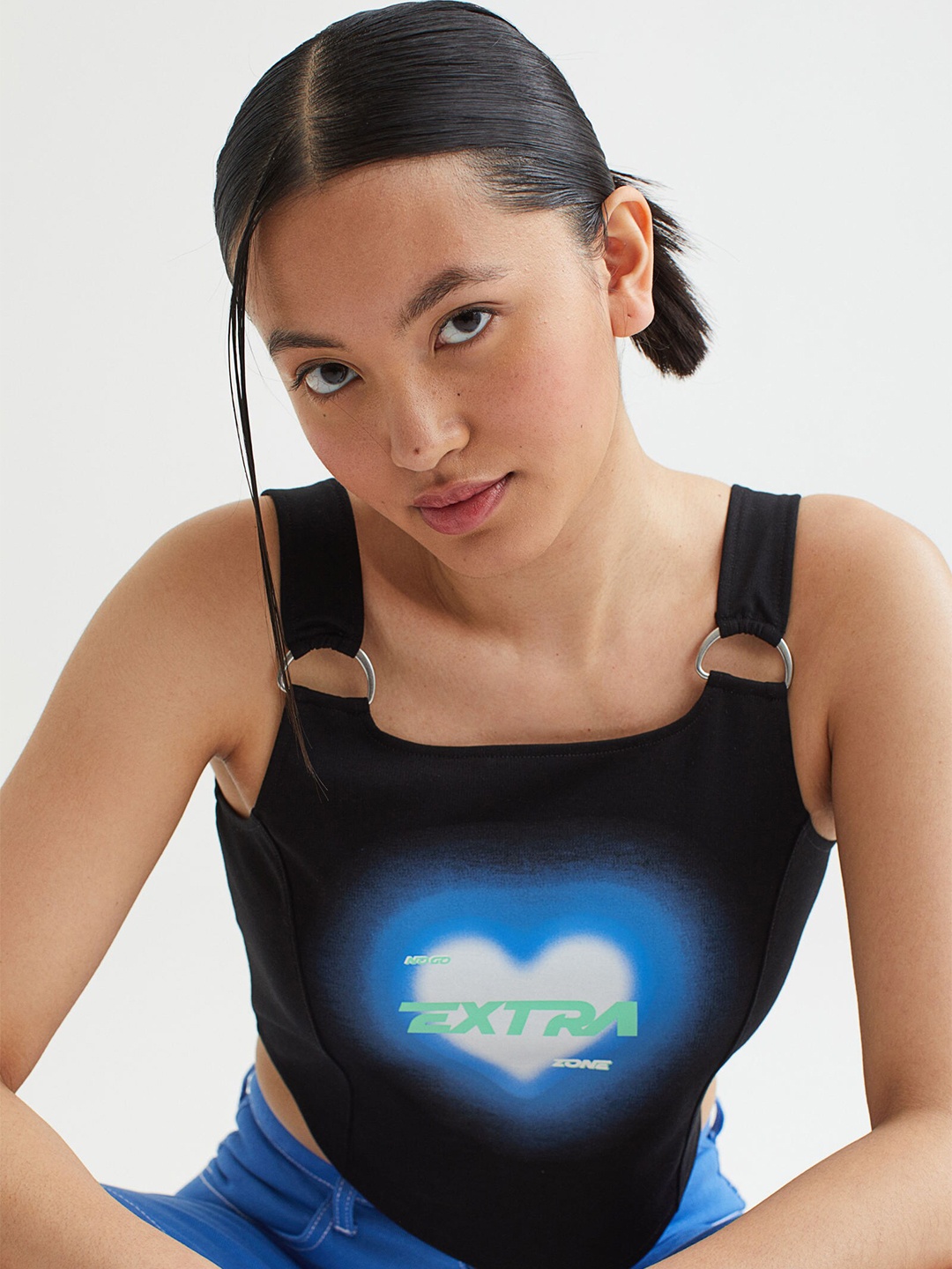 

H&M Black Cropped printed vest top