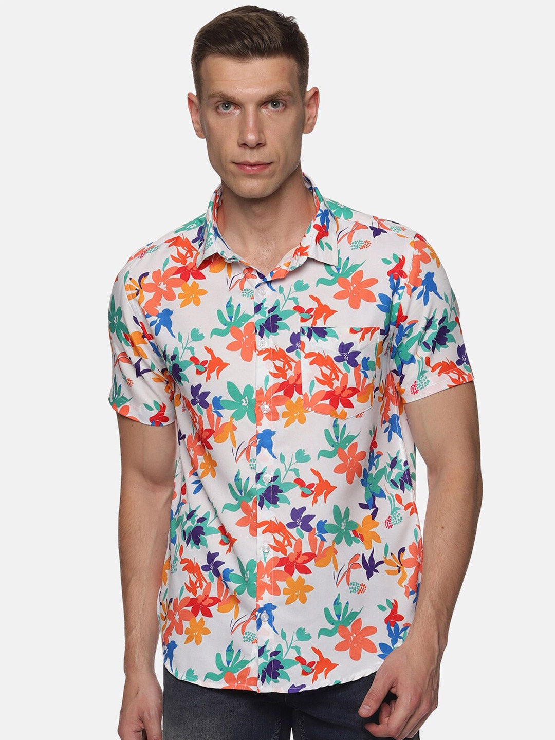 

Tusok Men White Smart Floral Printed Casual Shirt