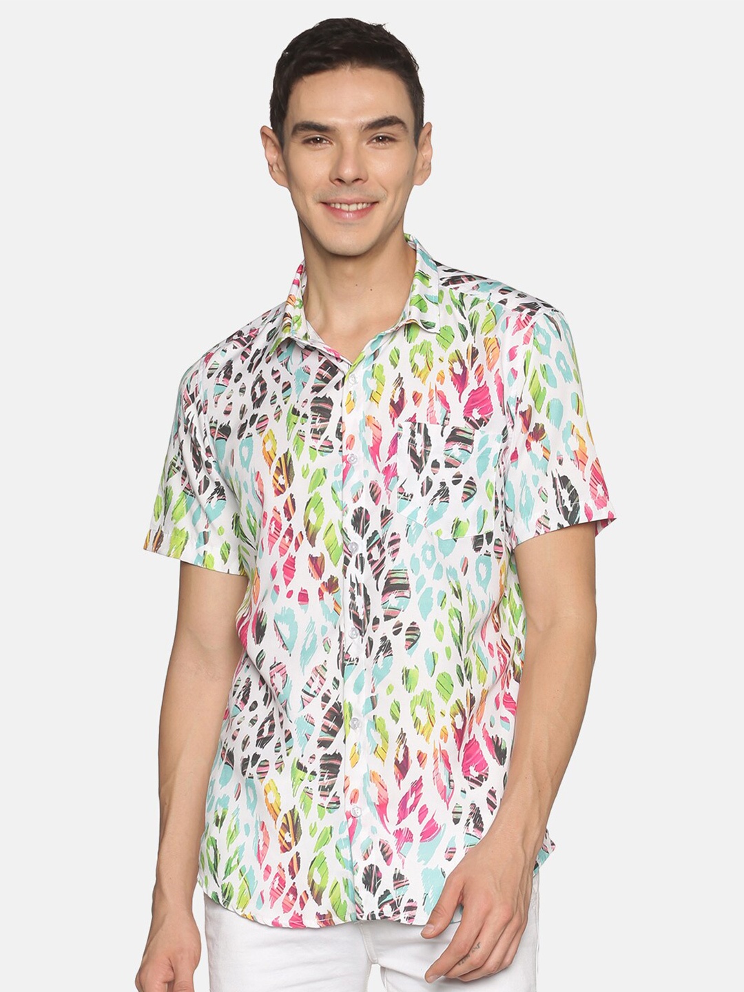 

Tusok Men White & Green Smart Printed Casual Shirt