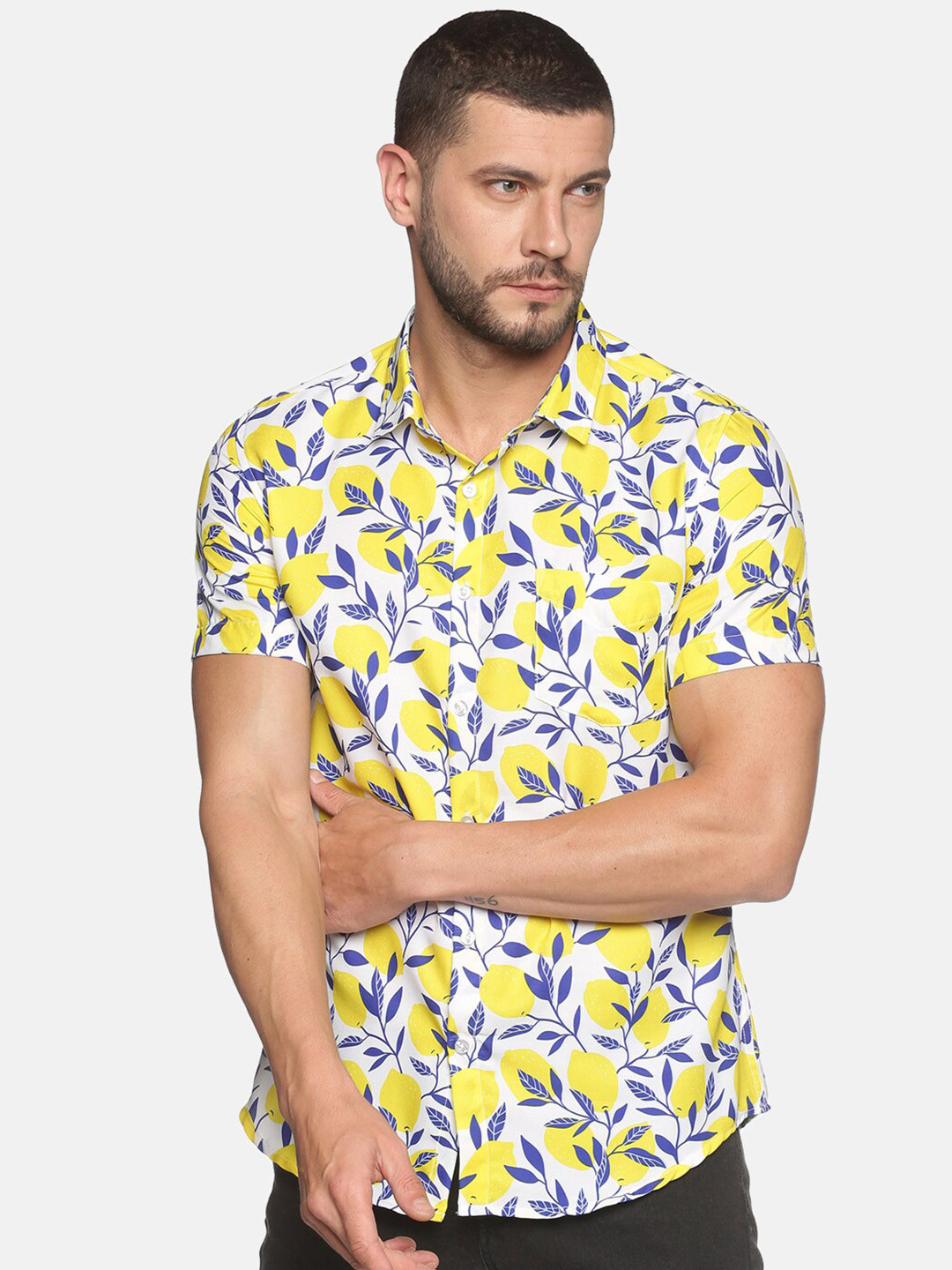 

Tusok Men White Smart Printed Casual Shirt