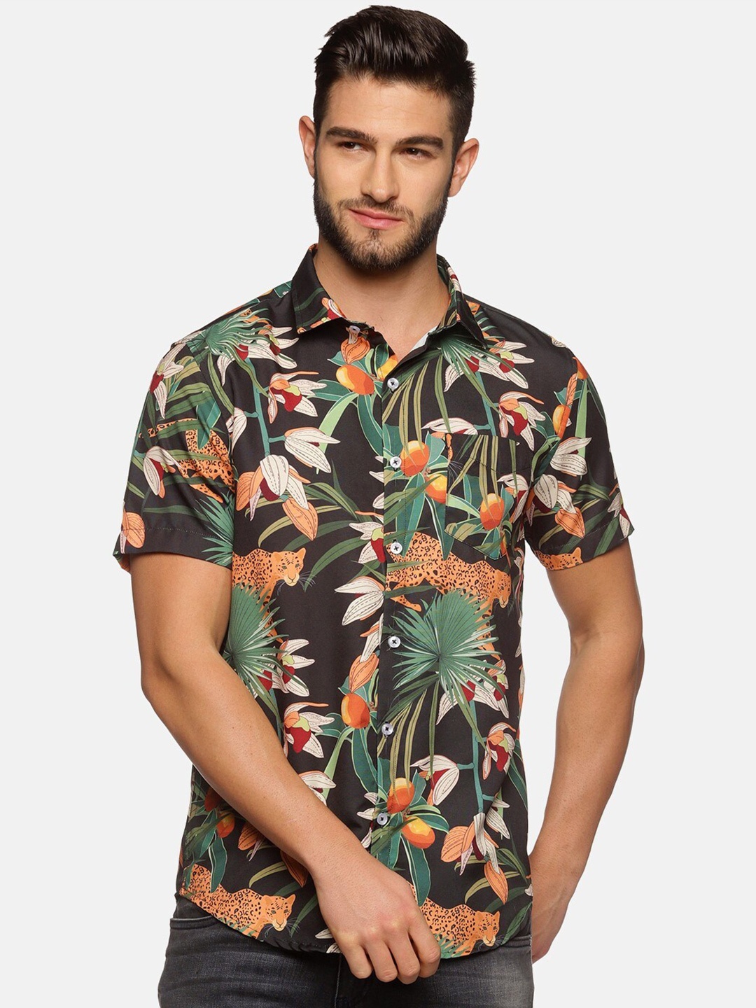 

Tusok Men Black Smart Floral Printed Casual Shirt