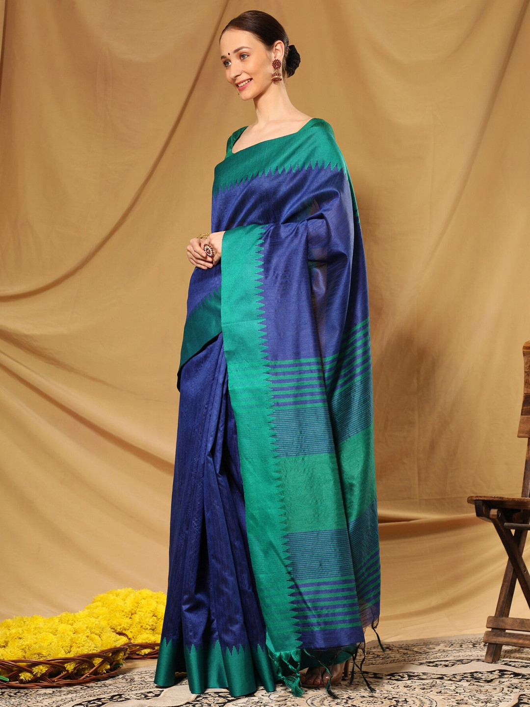 

VISHNU WEAVES Blue & Green Bhagalpuri Saree