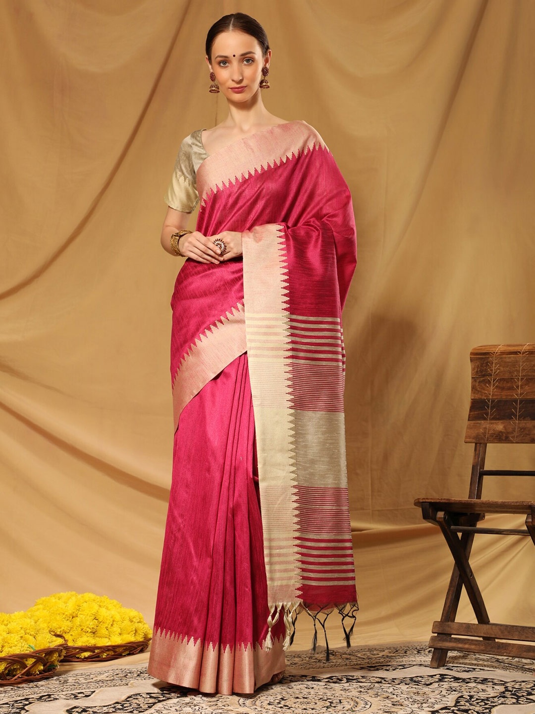 

VISHNU WEAVES Pink & Silver-Toned Woven Design Zari Bhagalpuri Saree