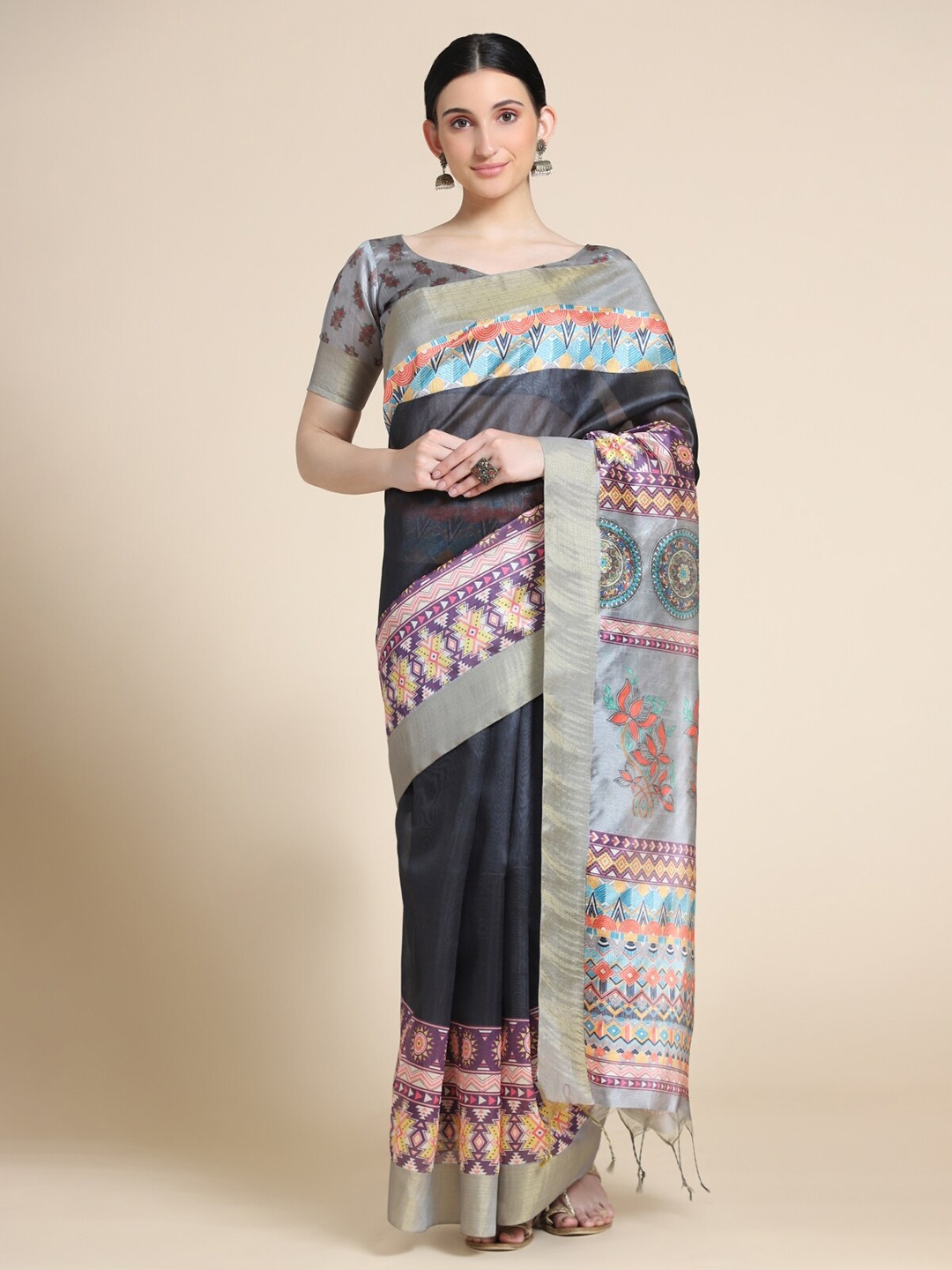 

VISHNU WEAVES Black & Grey Kalamkari Silk Blend Tussar Saree